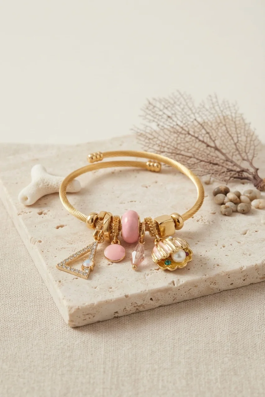 Pembe Deniz Kabuğu Model Gold Renk Charmlı Bileklik - Lisinya Diğer