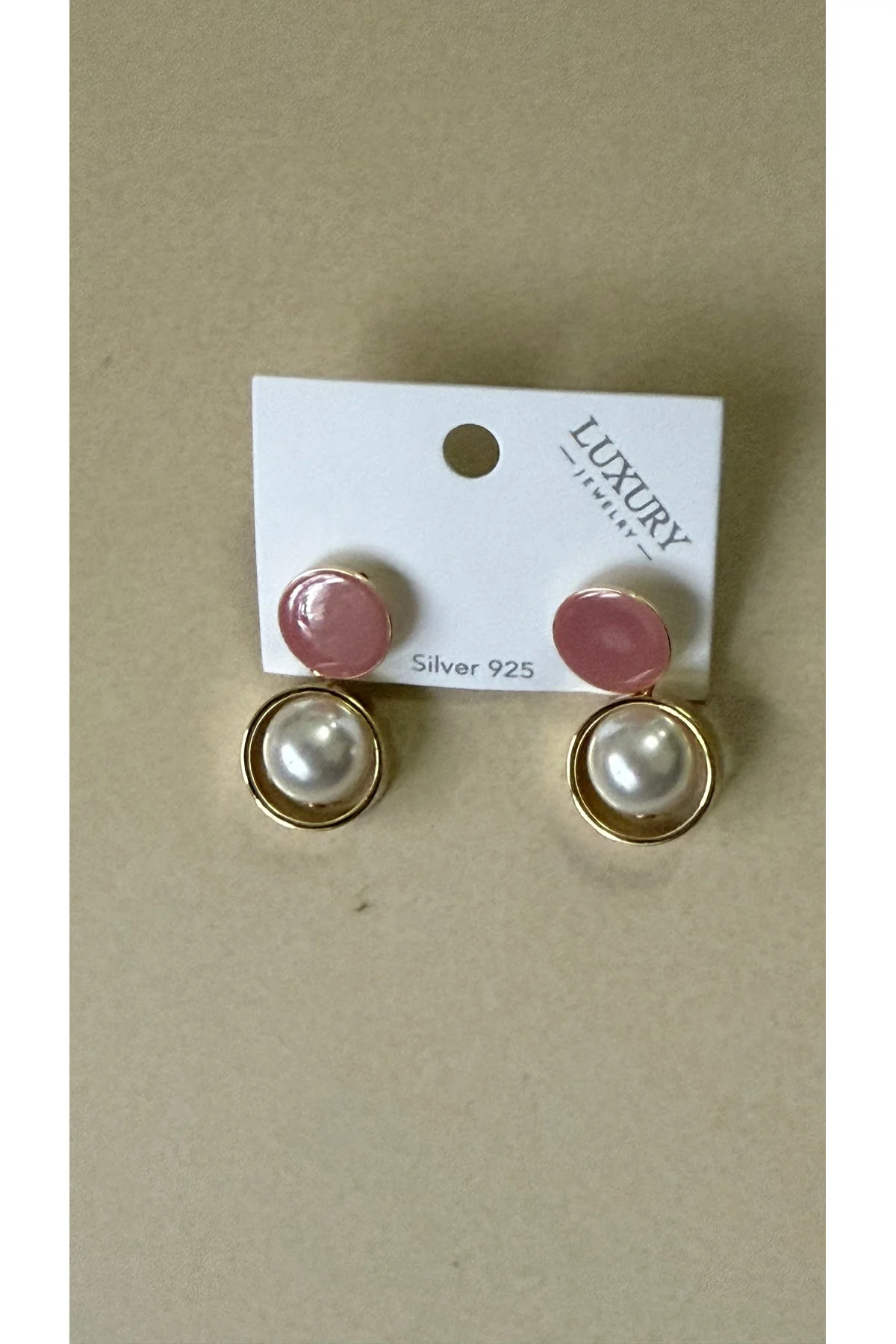 Pembe Detaylı İnci Sallantılı Küpe – Gümüş Uçlu