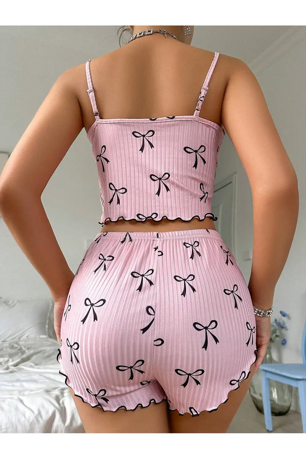 Pembe Fiyonklu Askılı Şortlu Kadın Pijama Takımı, Yumuşak Kumaş,