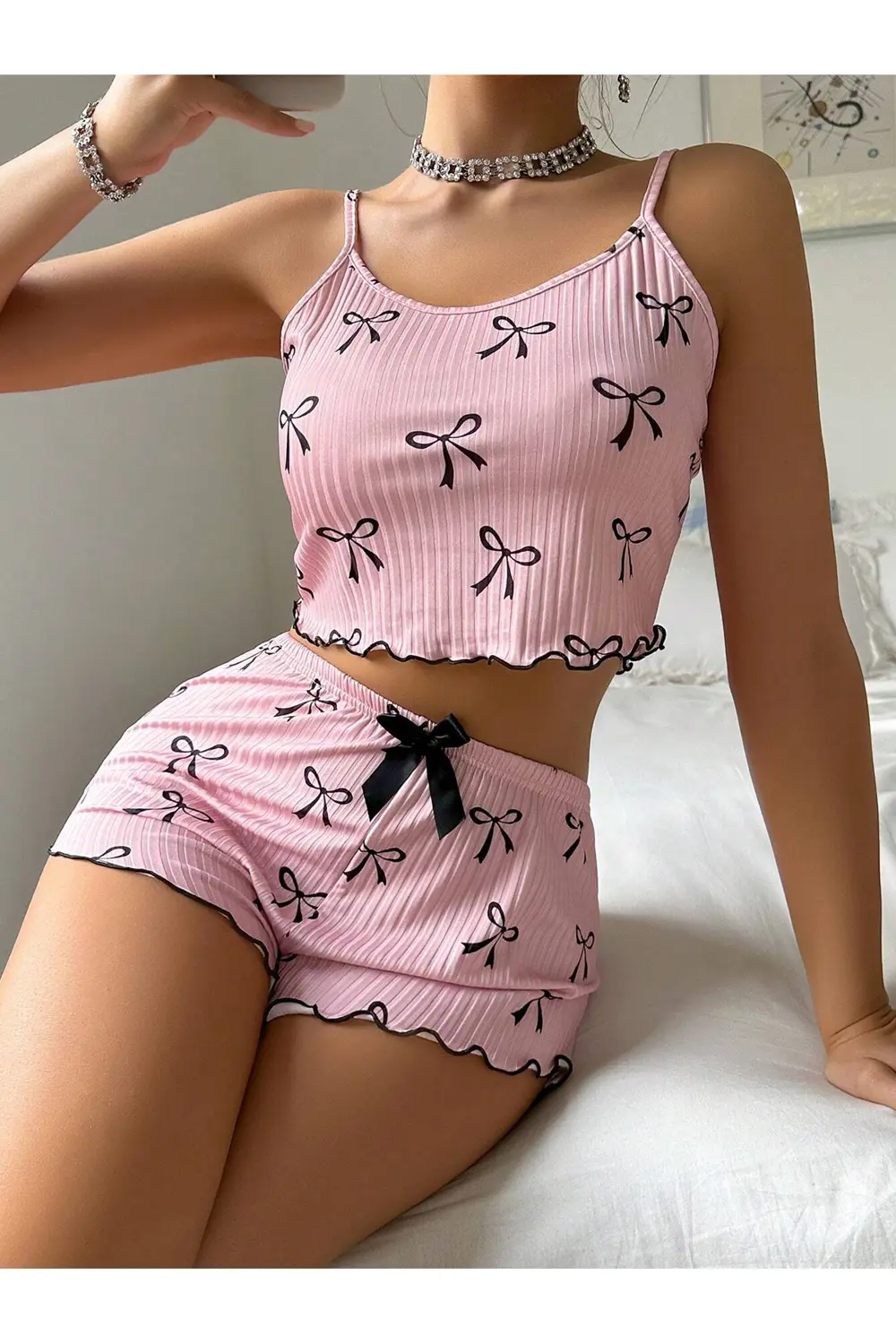 Pembe Fiyonklu Askılı Şortlu Kadın Pijama Takımı, Yumuşak Kumaş,
