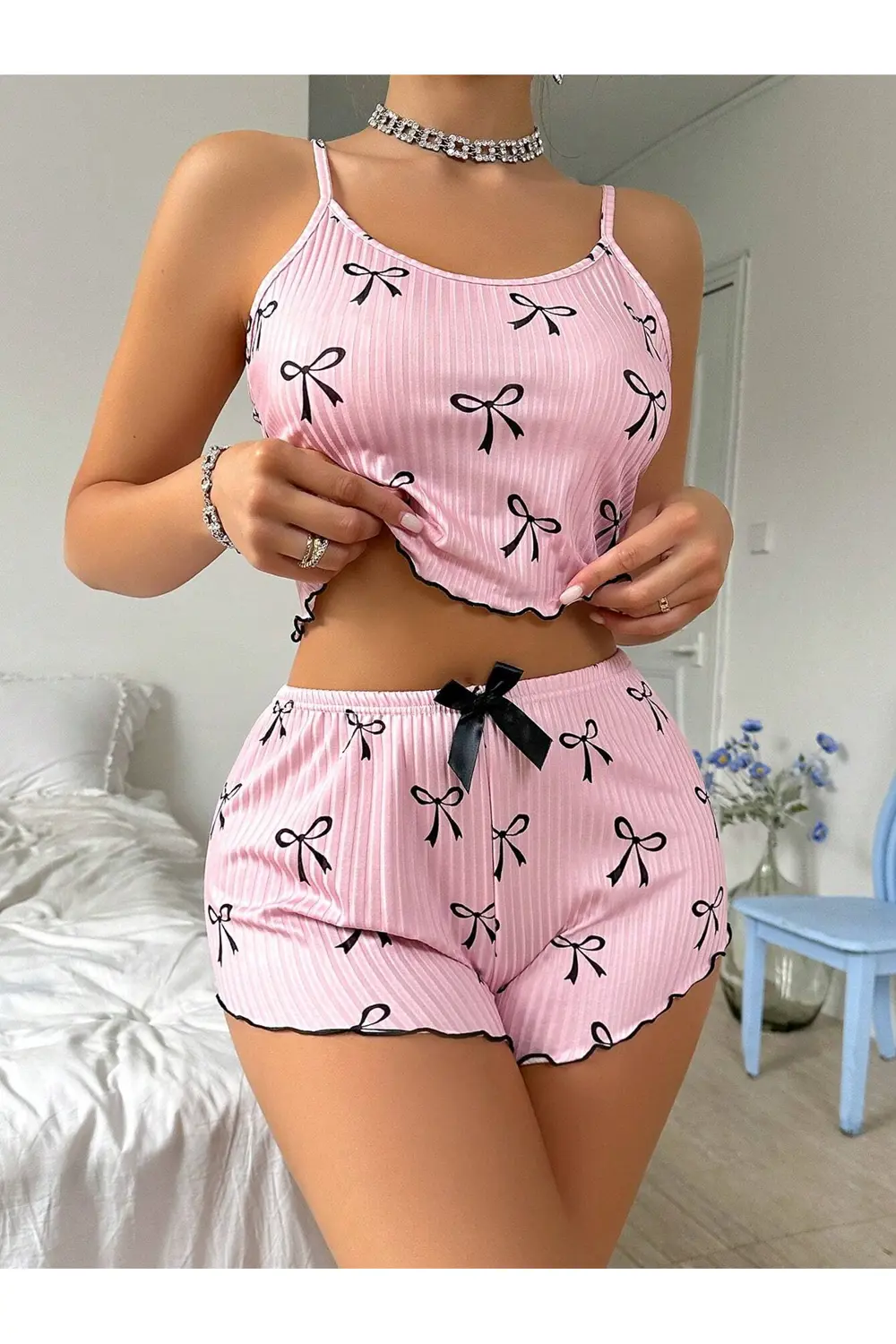 Pembe Fiyonklu Askılı Şortlu Kadın Pijama Takımı, Yumuşak Kumaş,