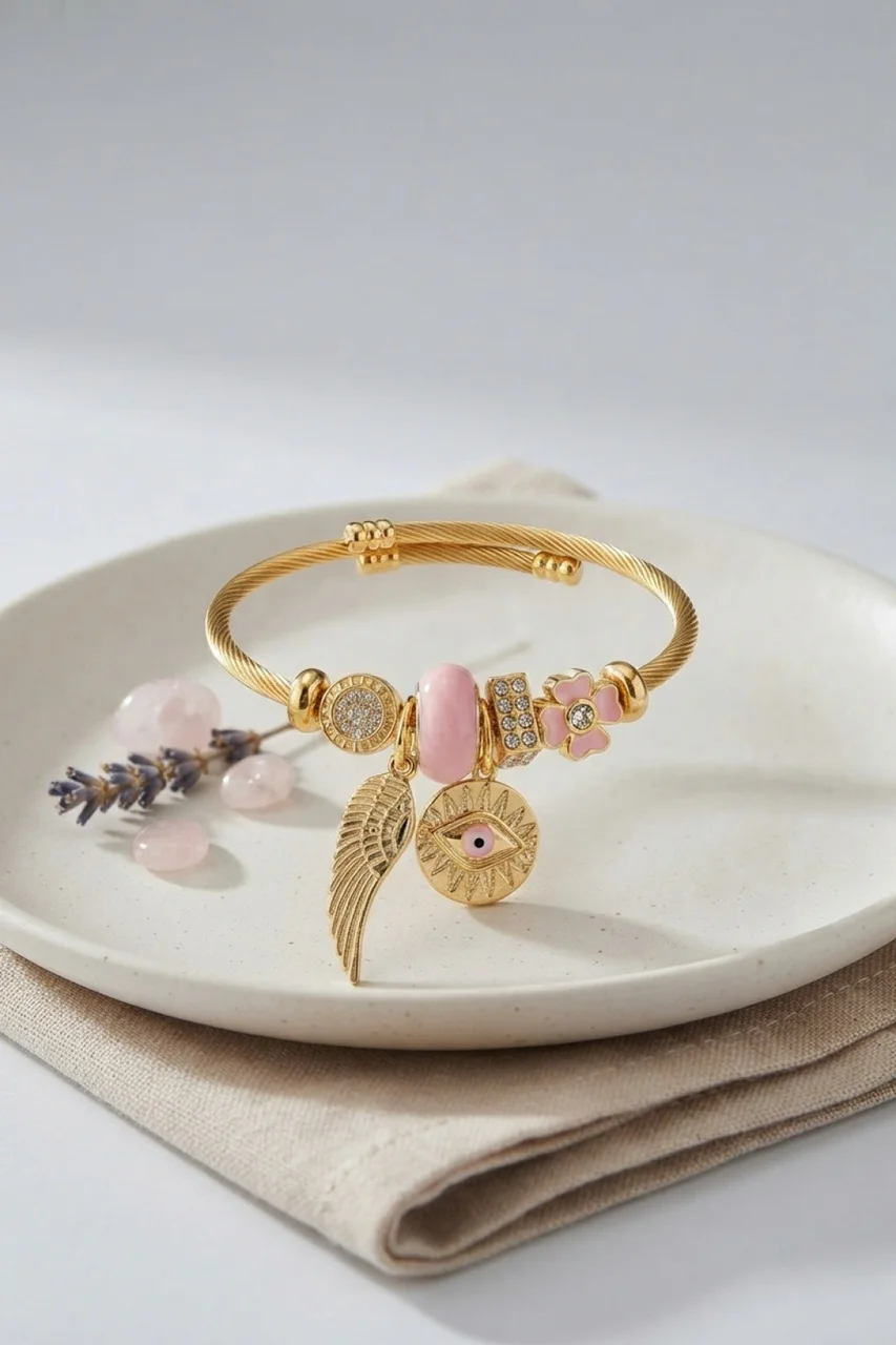 Pembe Göz Model Gold Renk Charmlı Bileklik - Lisinya Diğer