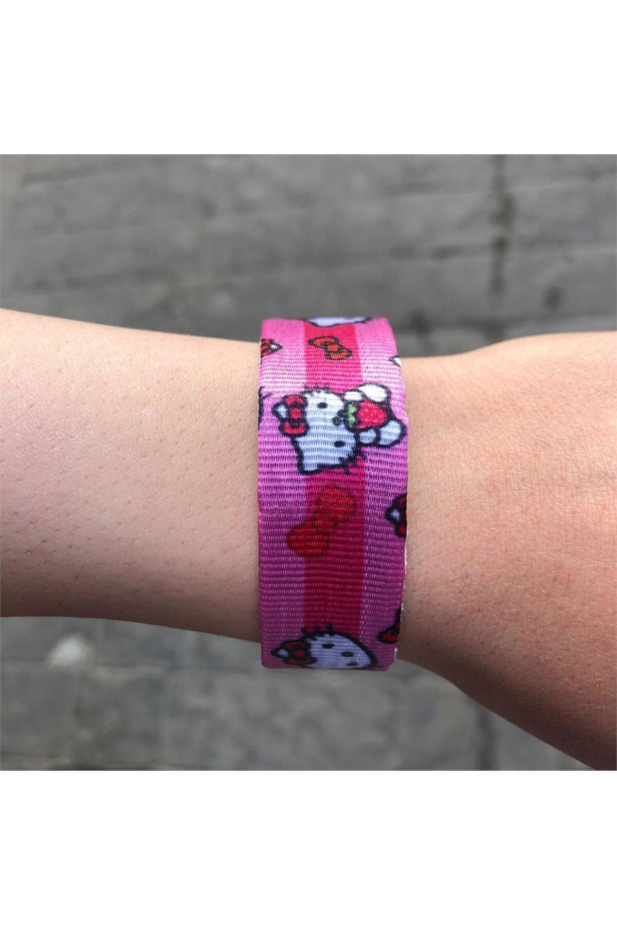 Pembe Hello Kitty Çilek-Kurdele Kolaj Bileklik