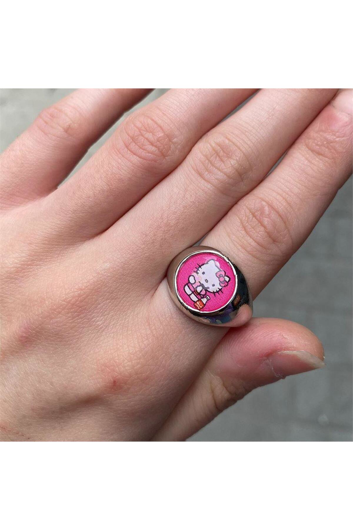 Pembe Hello Kitty Kalpli İçecek Detaylı Yüzük