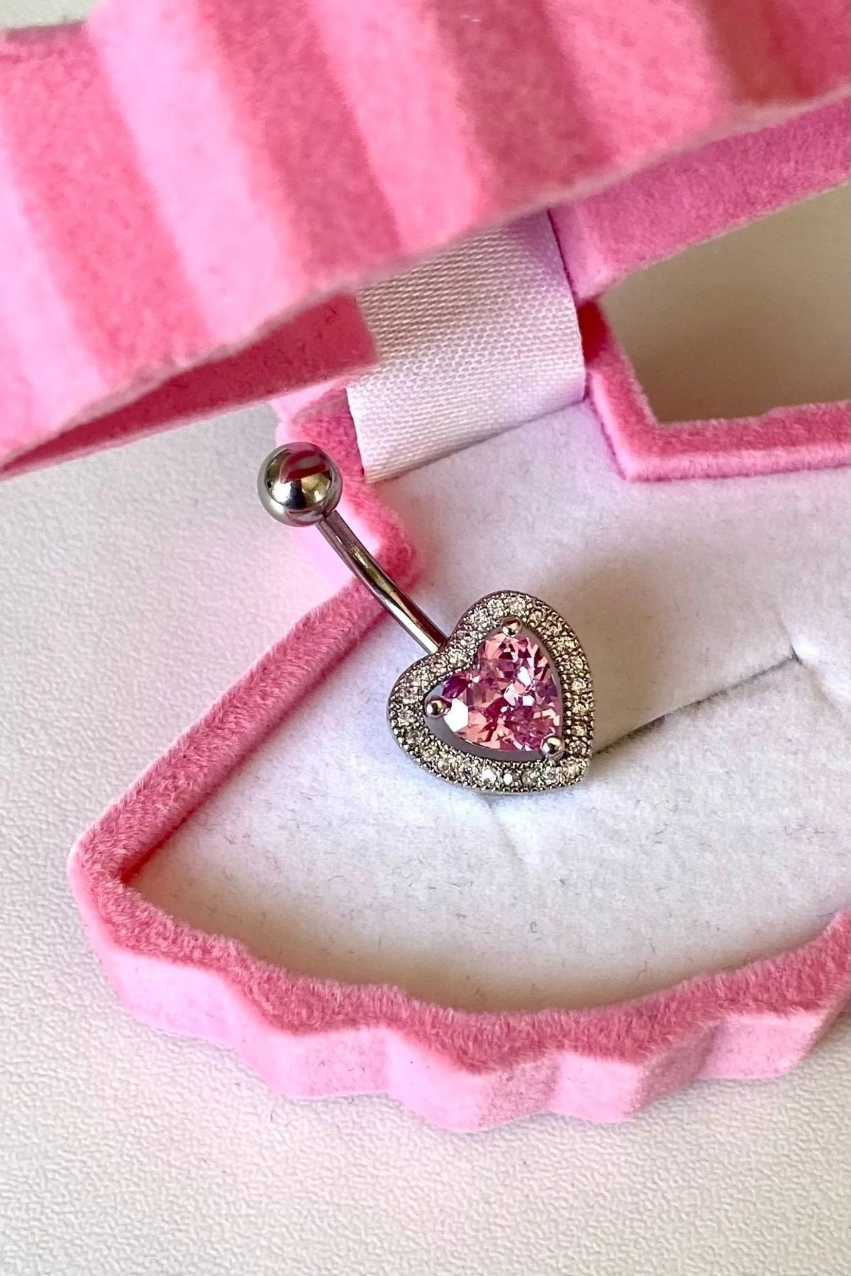 Pembe Kalpli Göbek Piercing | Cerrahi Piercing