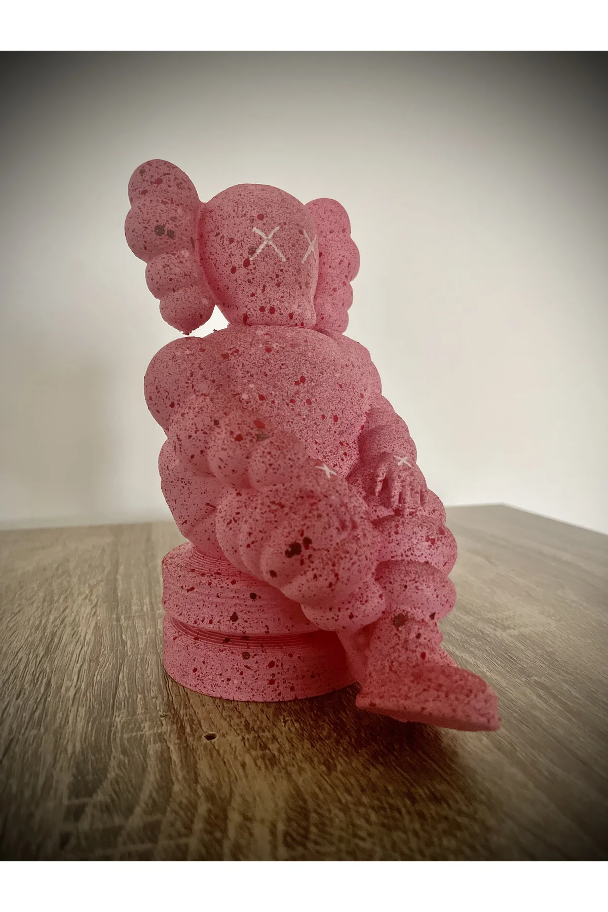 Pembe Kaws Marshmallow Boyalı Figür Büyük Boy 20CM