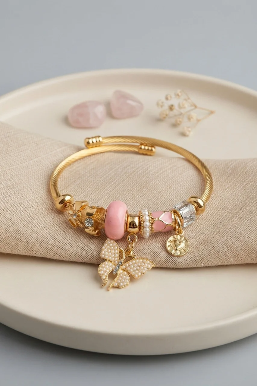 Pembe Kelebek Model Gold Renk Charmlı Bileklik - Lisinya Diğer