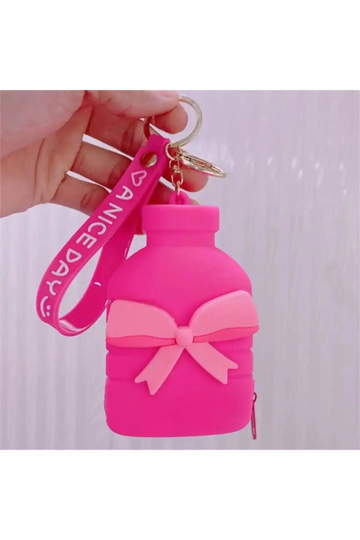 Pembe Kurdele Detaylı A Nice Day Silikon Anahtarlık