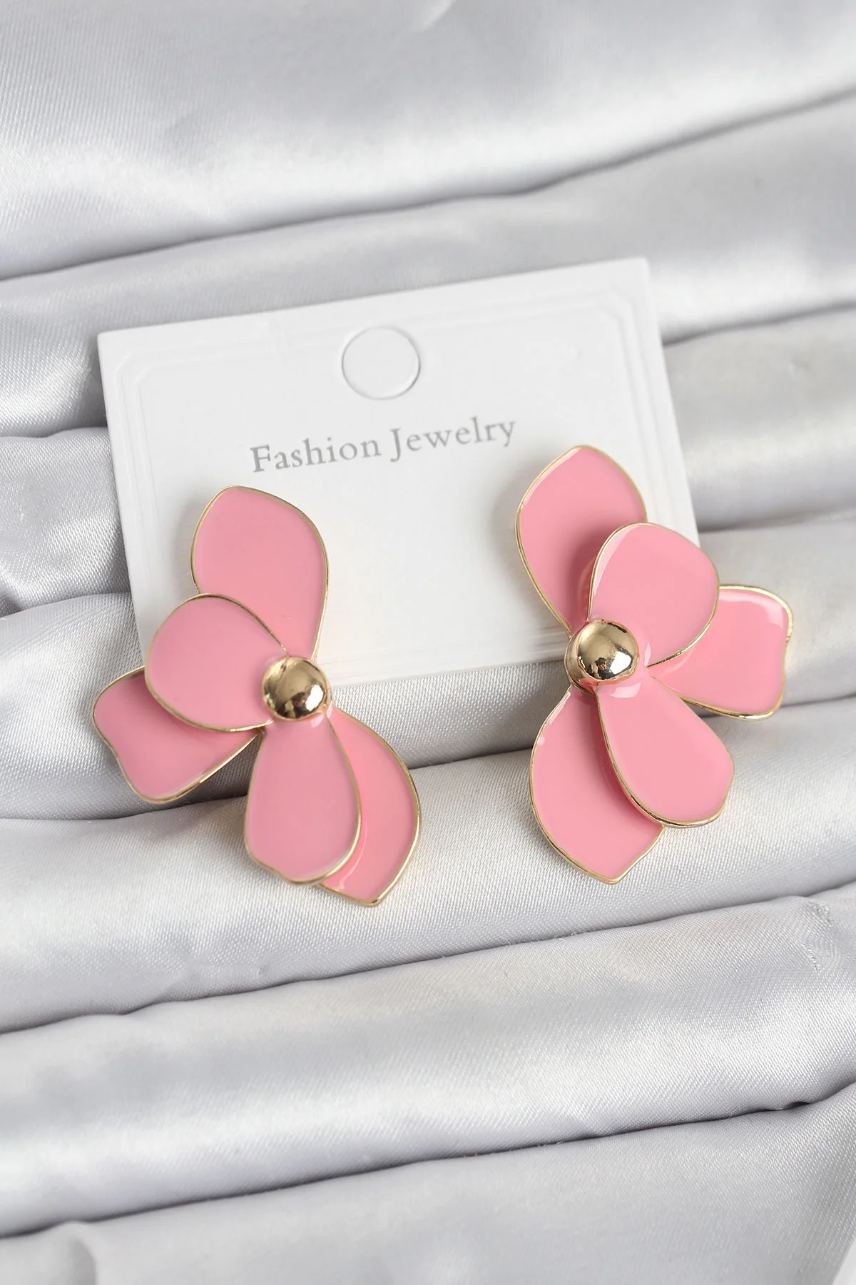 Pembe Mineli Lotus Model Pirinç Kadın Küpe 5886 - Şık ve Kalıcı