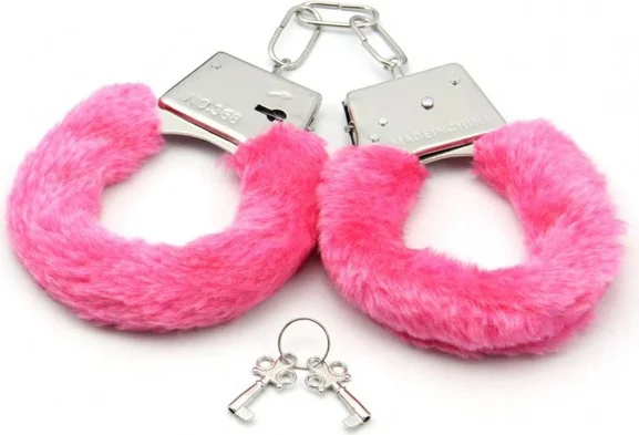Pembe Peluş Kelepçe - Şeker ve Konforlu Aksesuar Pembe Peluş Kelepçe - Şeker ve Konforlu Aksesuar