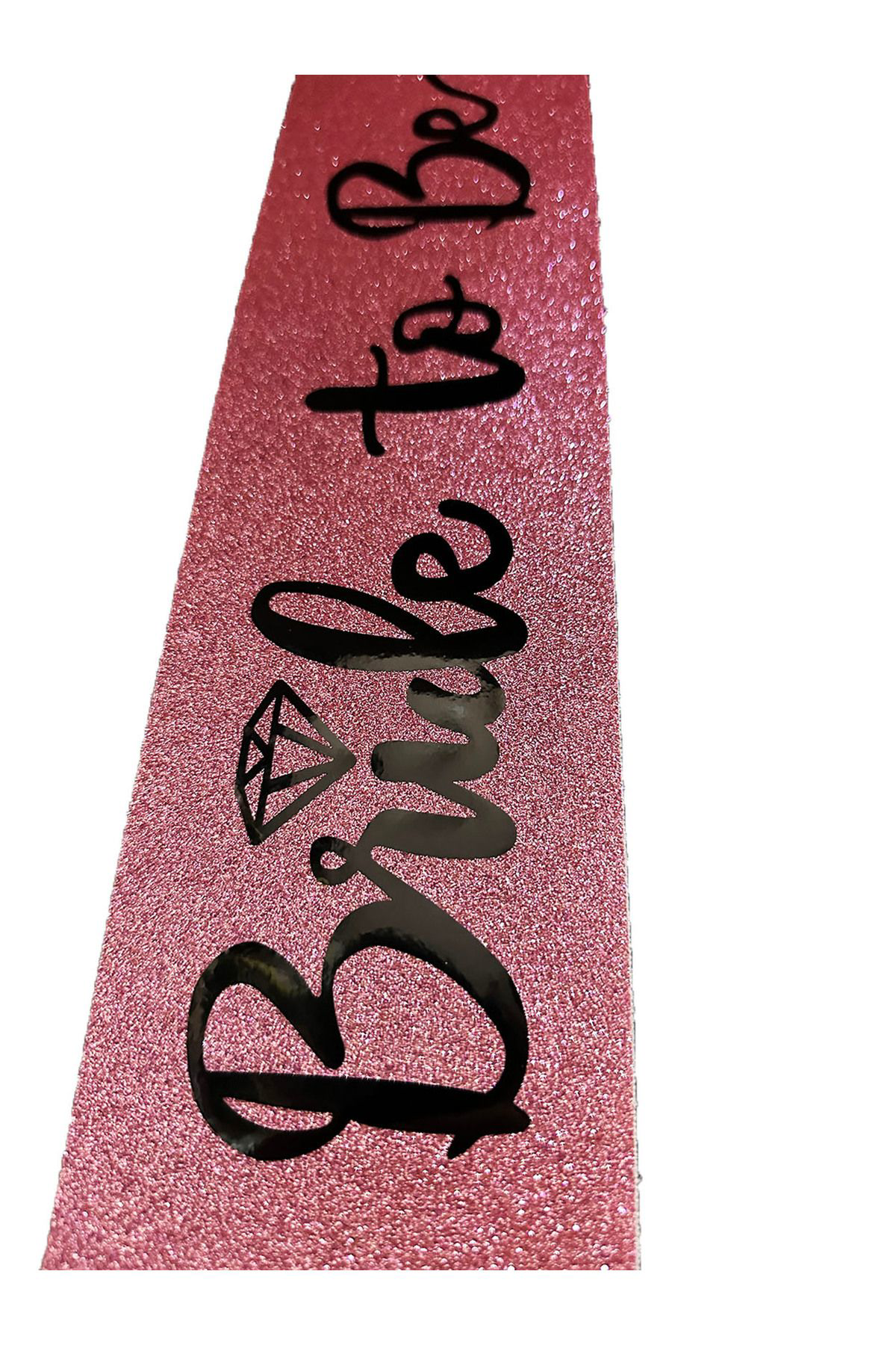 Ok Aksesuar Pembe Üzeri Siyah İtalik Alyanslı Bride To Be Yazılı Simli İşıltı