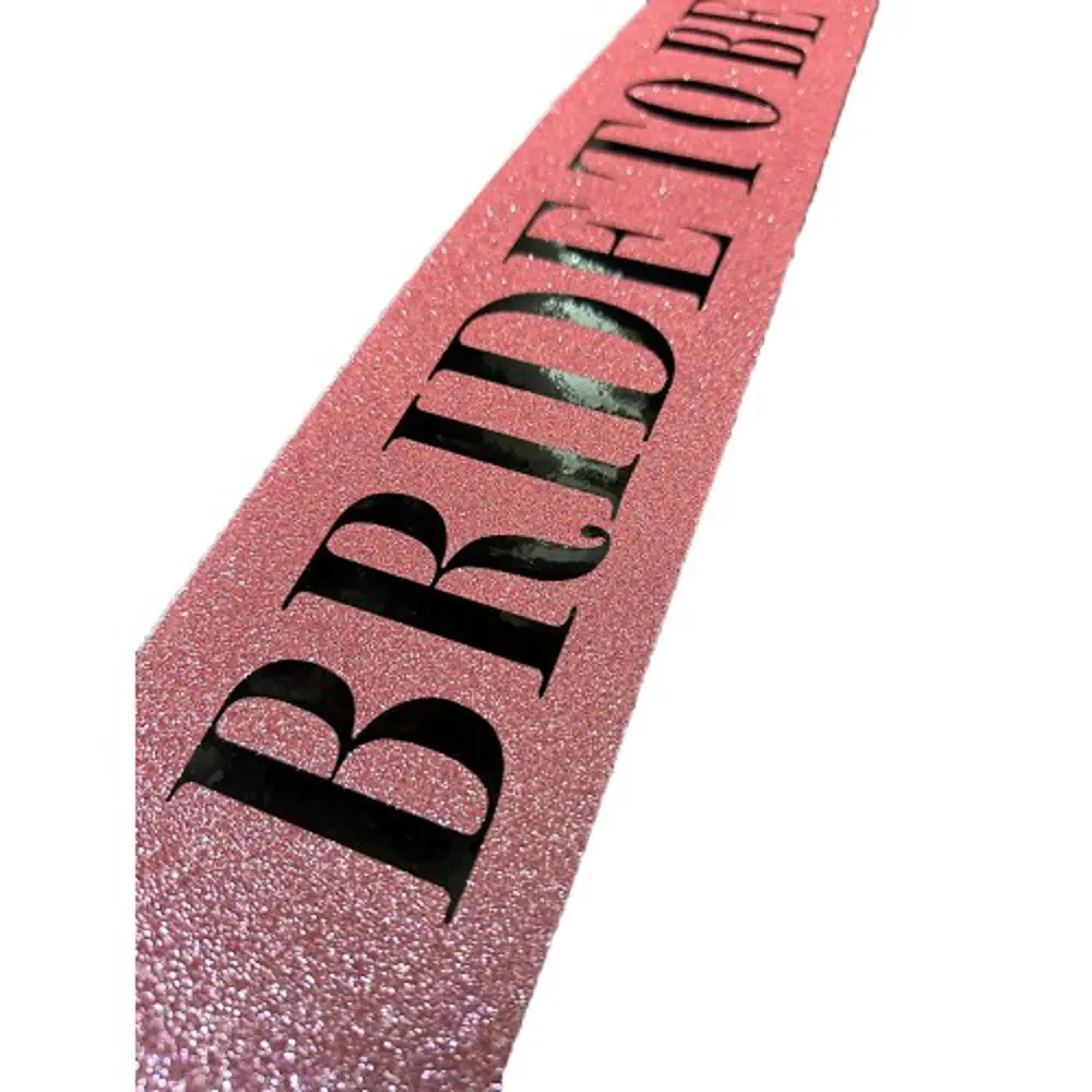 Pembe Üzeri Siyah Büyük Bride To Be Yazılı Simli Işıltılı Kuşak K