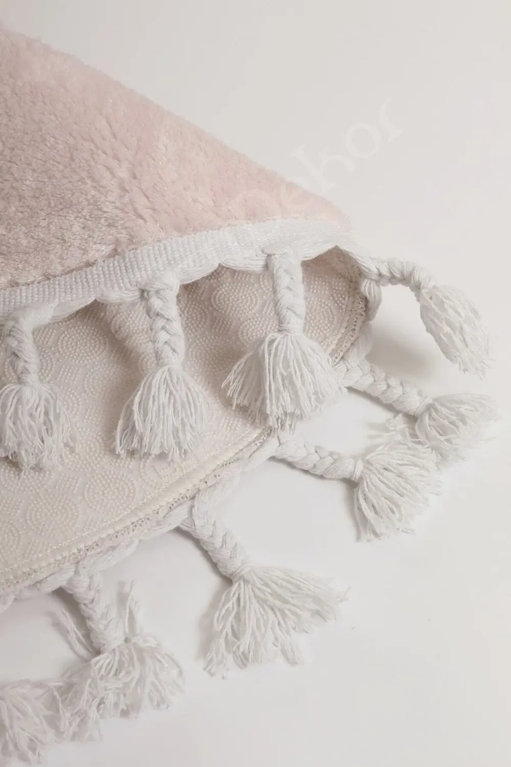 Pembe Yuvarlak Post Halı Saçaklı Peluş Halı Antibakteriyel Banyo