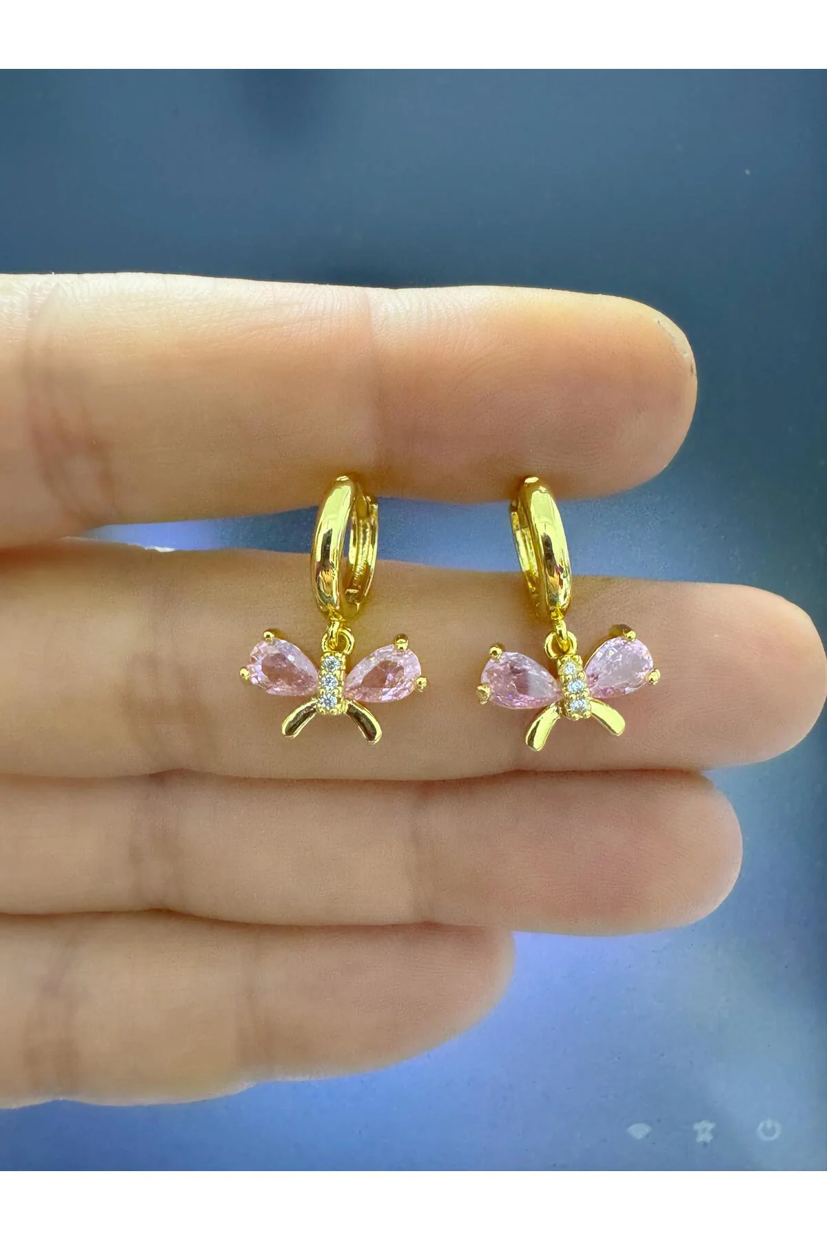 PEMBE ZİRKON TAŞLI RODYUM KAPLAMA KARARMAZ 1 ÇİFT FİYONK KÜPE