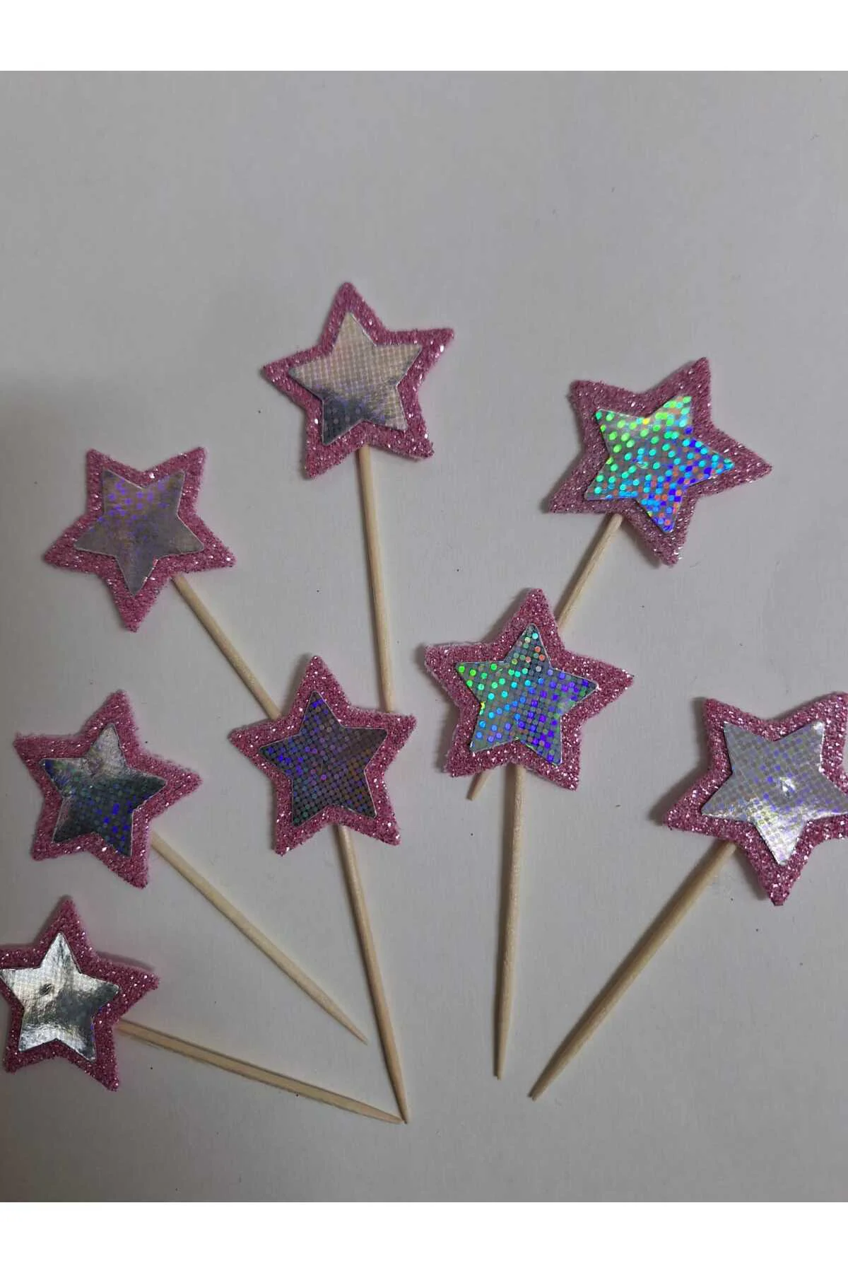 PEMBE&GGÜMÜŞ YILDIZLI RENKLİ PASTA SÜSÜ KÜRDAN, KUPKEK 15 Lİ