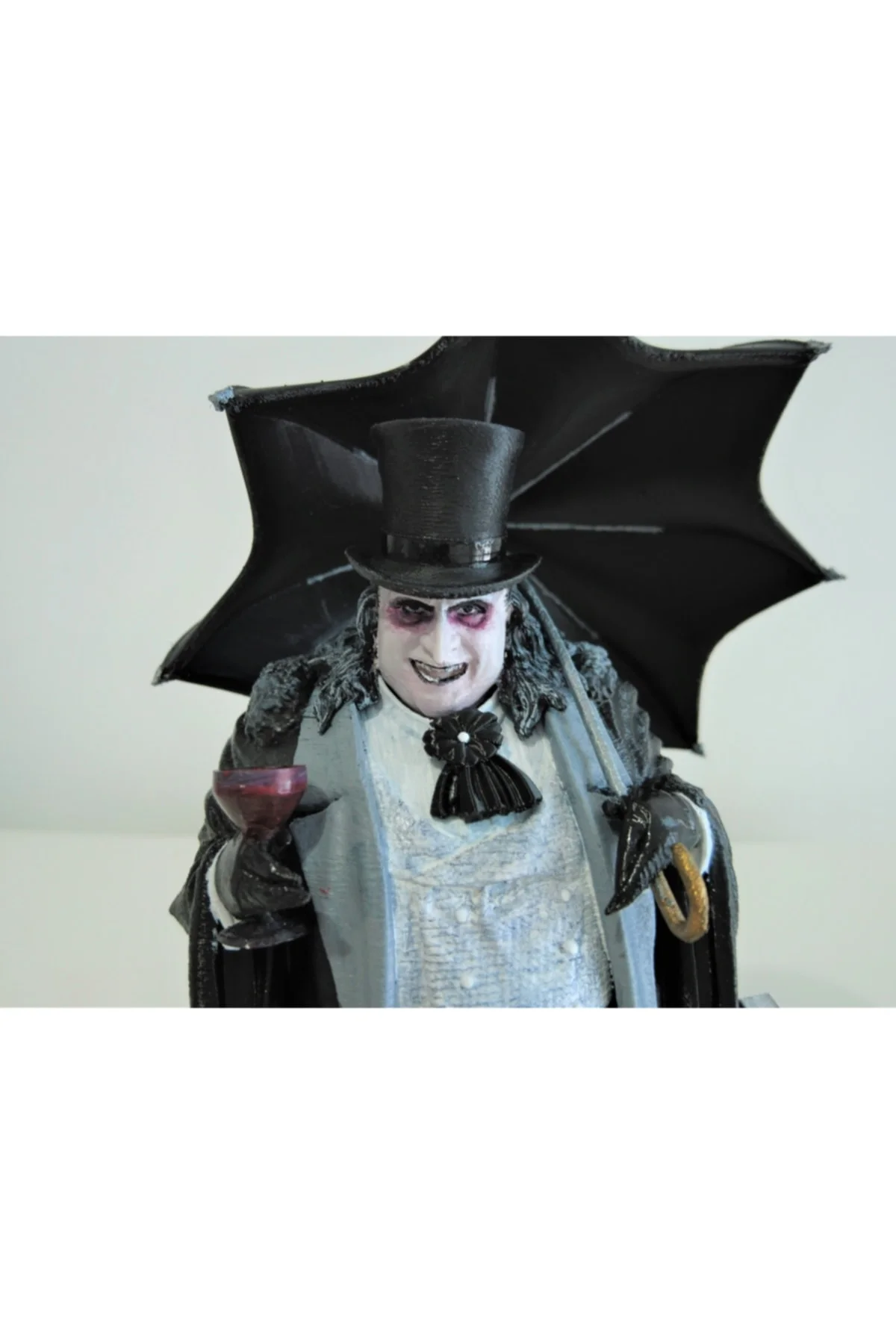 Penguen Batman Figür/ Yükseklik 30 Cm