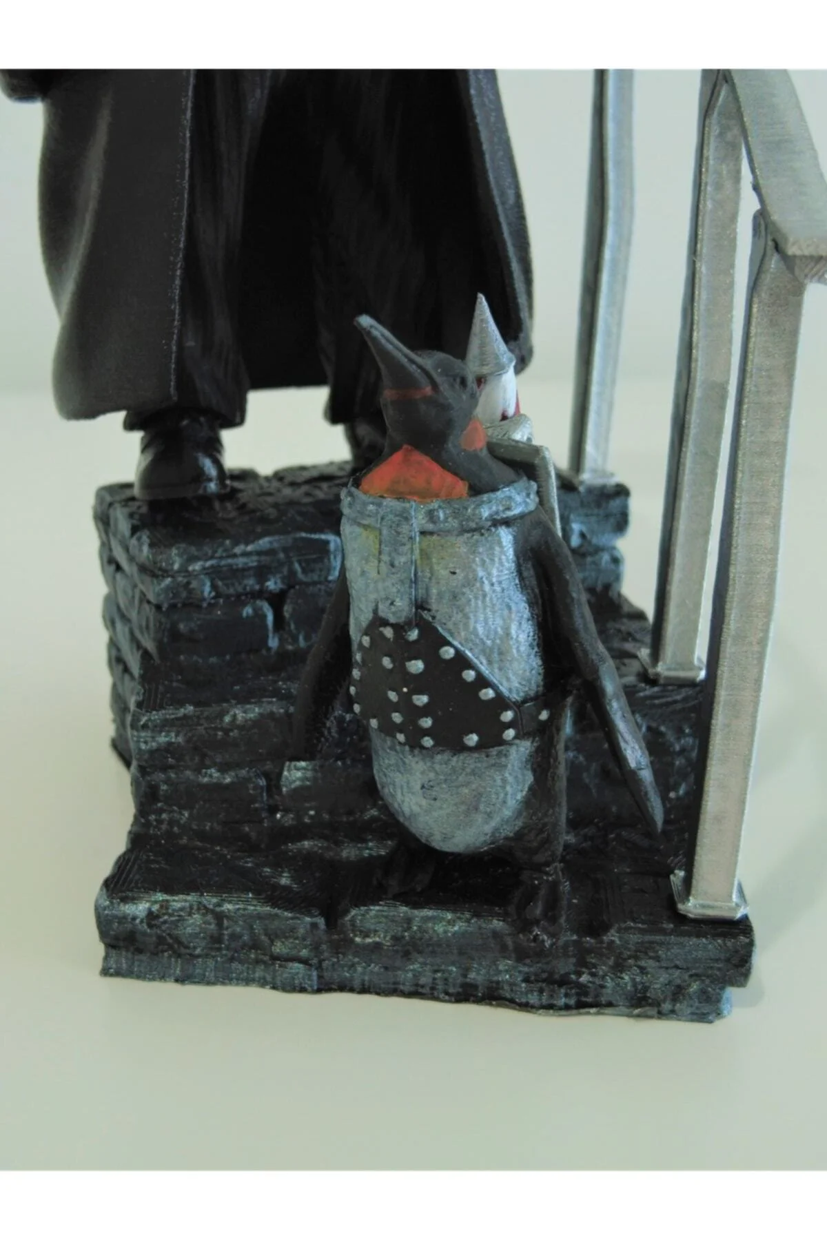 Penguen Batman Figür/ Yükseklik 30 Cm