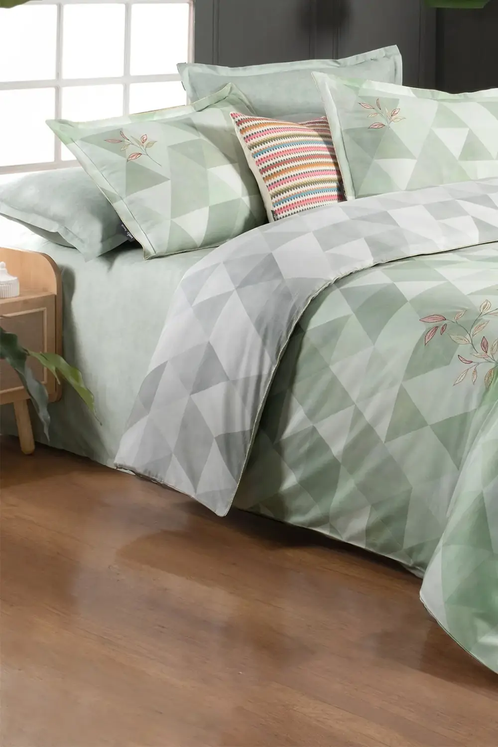 Peonia Yeşil Çift Kişilik %100 Pamuk Saten "233 TC" Nevresim Takı