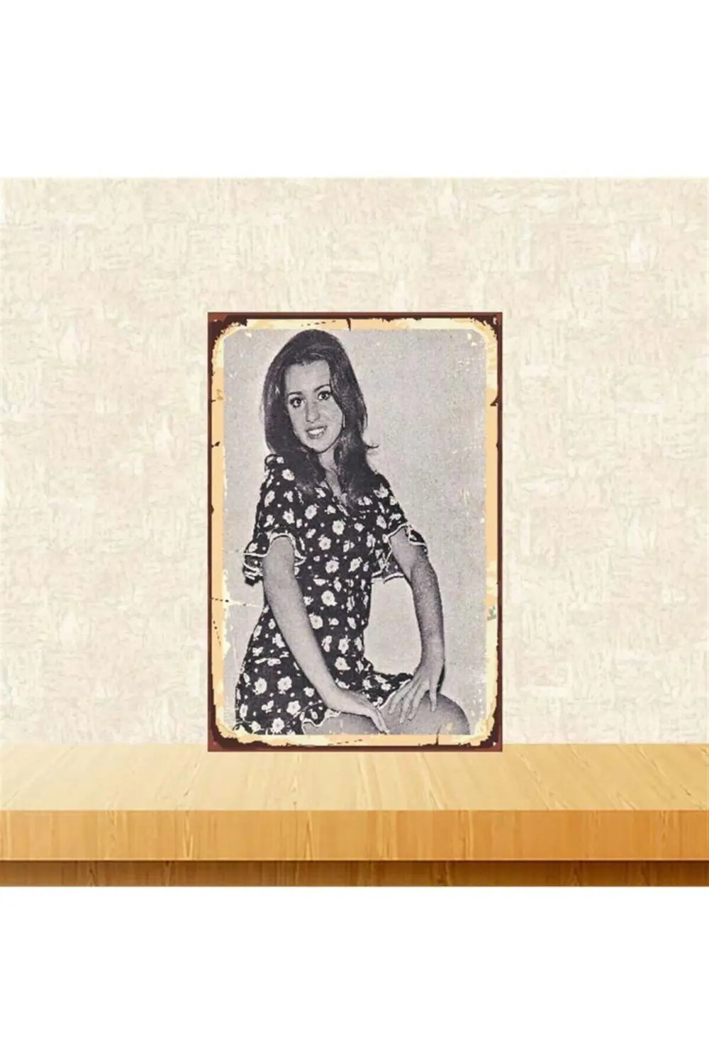 Perihan Savaş 20x30 Cm Retro Ahşap Poster Tkfx3832