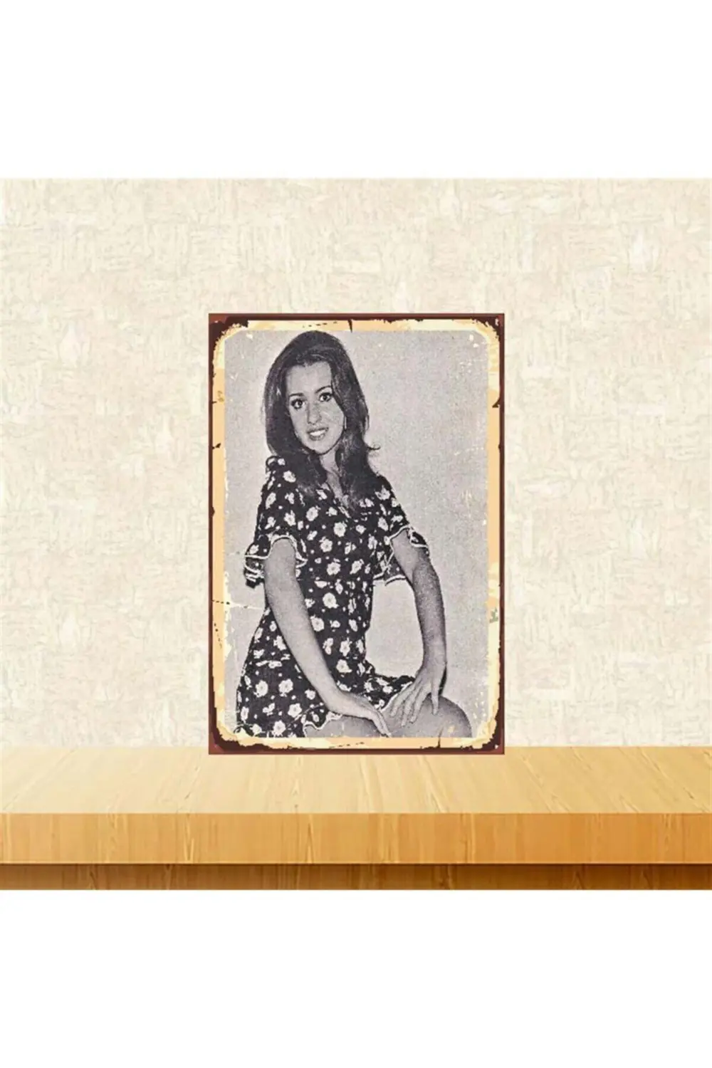 Perihan Savaş 20x30 cm Retro Ahşap Poster Tkfx3832