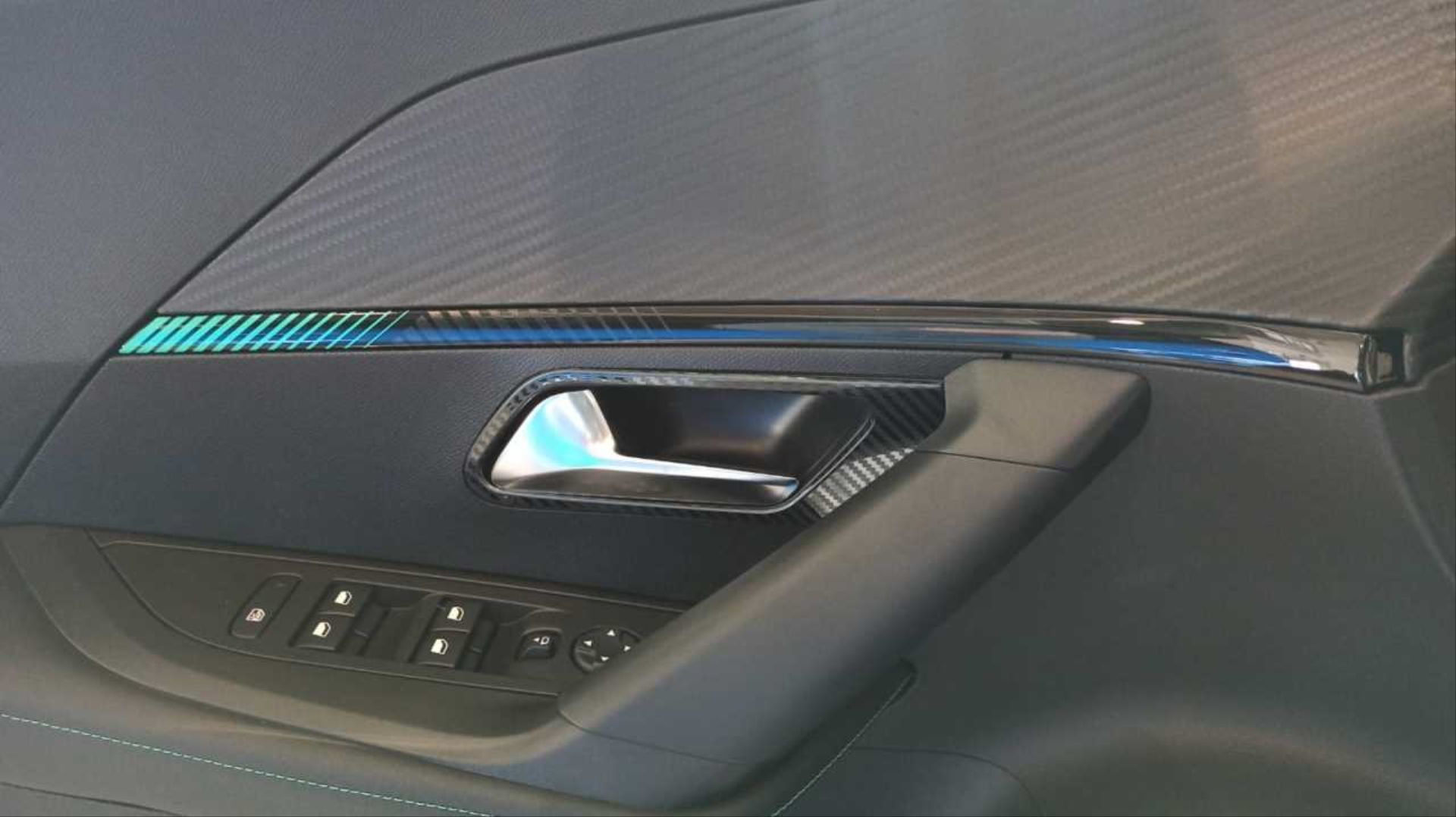 Peugeot 2008 Uyumlu İç Kapı Açma Kolu Kaplama - Karbon