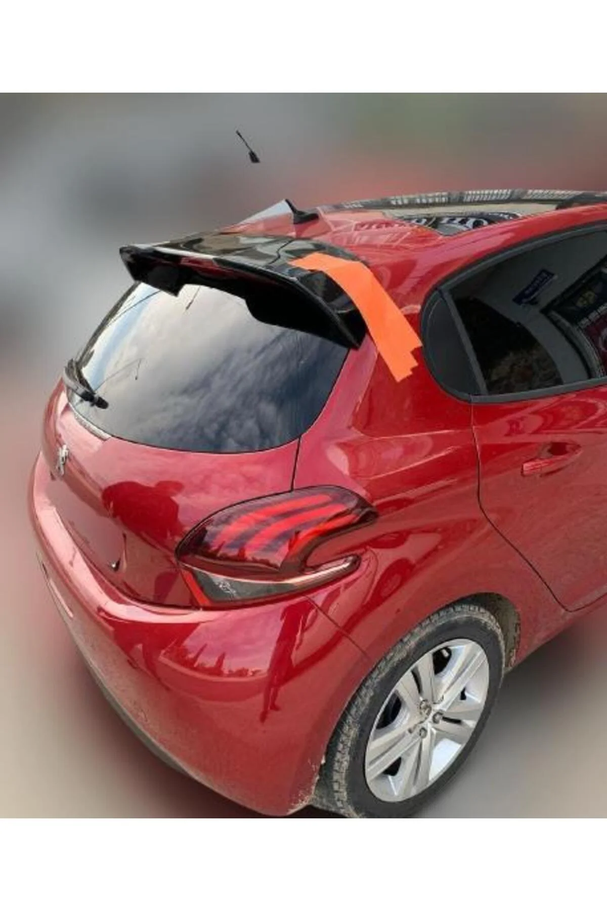PEUGEOT 208 ASTARLI ANATOMİK SPOİLER