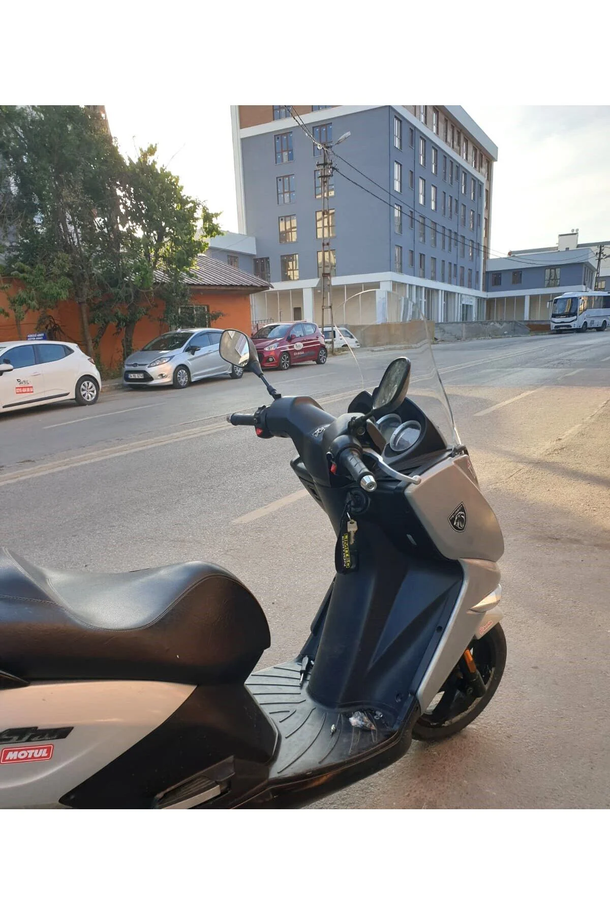Peugeot Citystar 200 Ön Cam 2017-2018 Model 56cm Şeffaf Renkli 4mm UZUN