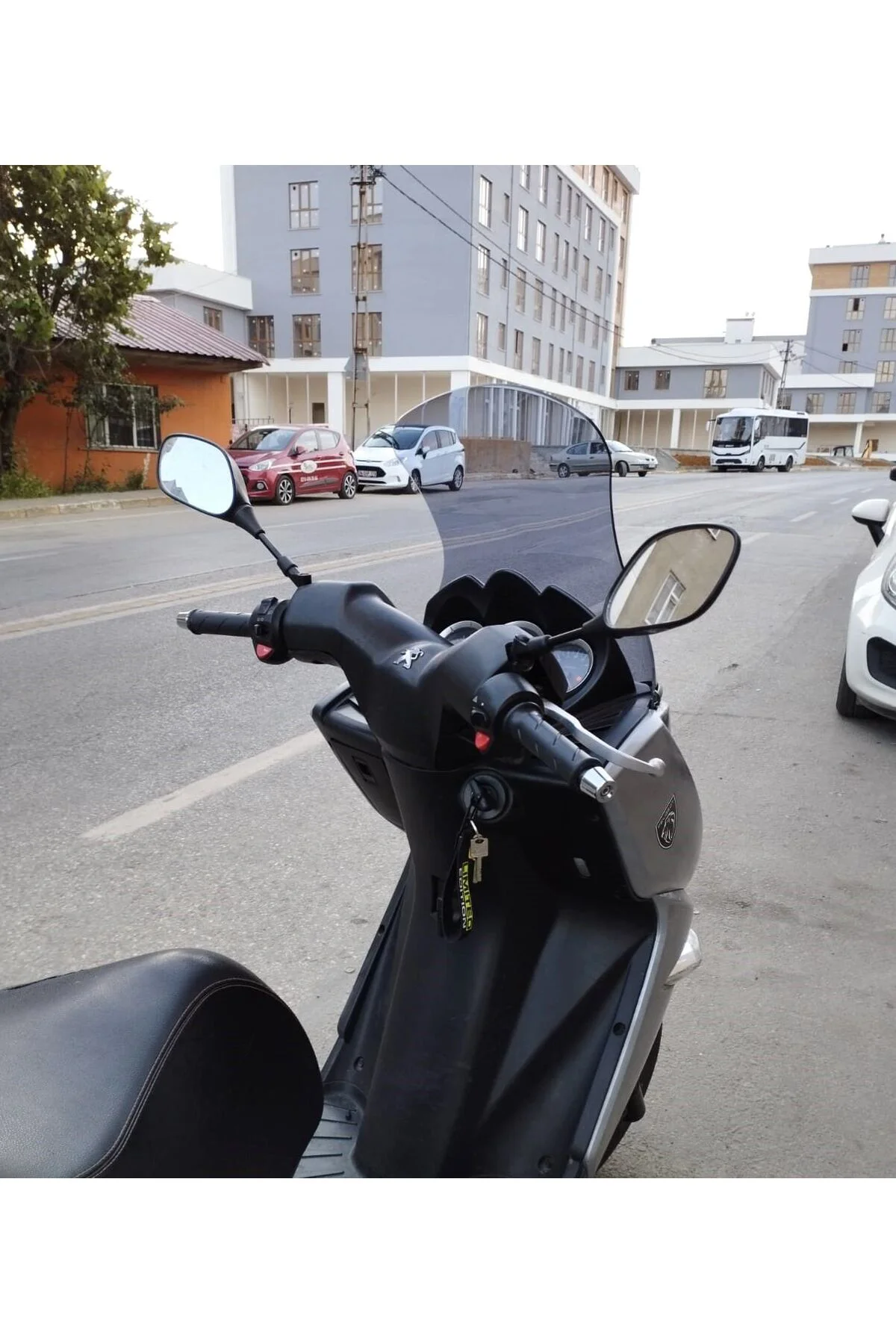 Peugeot Citystar 200 Ön Cam 2017-2018 Model 56cm Füme Renkli 4mm 