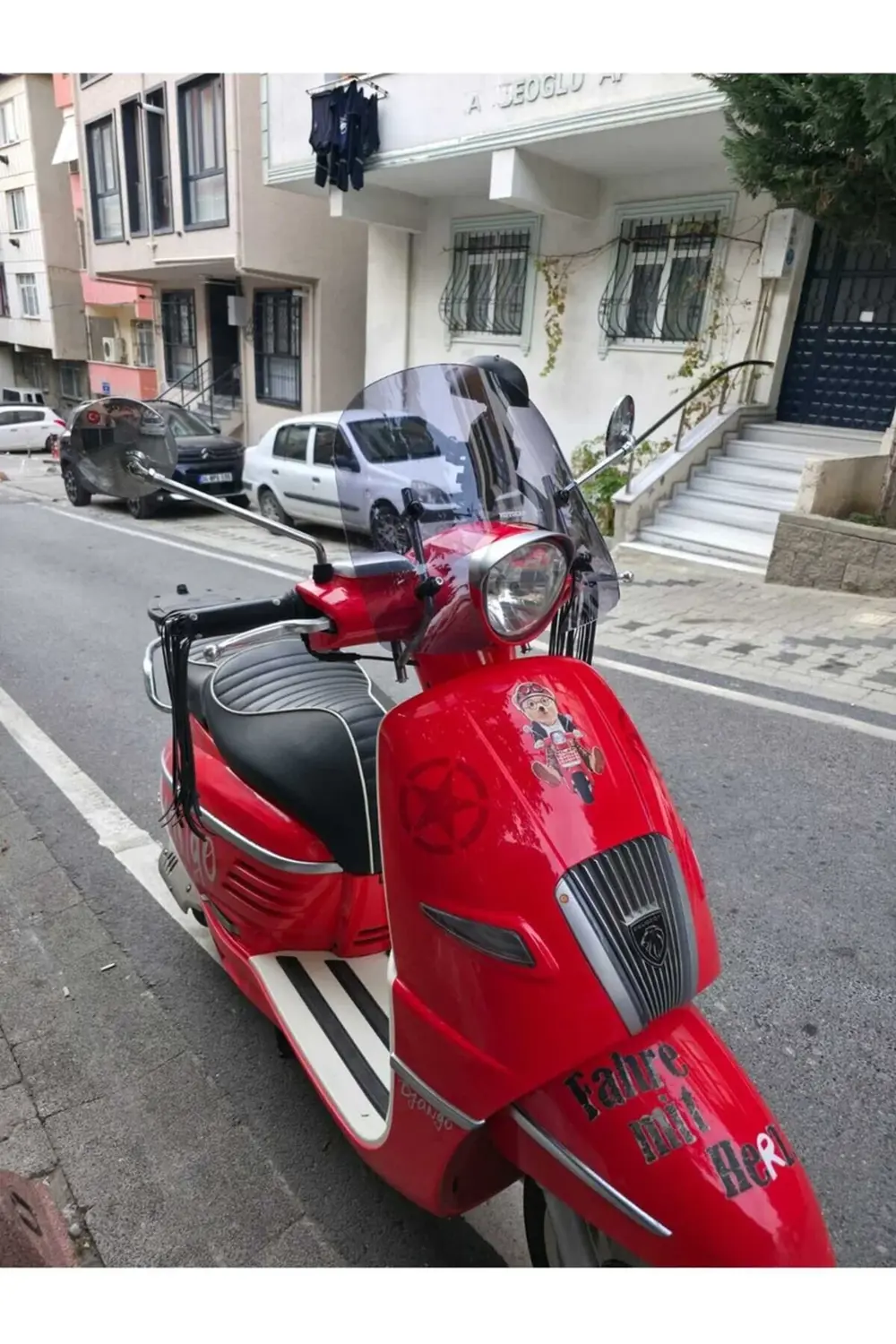 Peugeot Django Ön Cam 2017-2025 Model 37cm Siyah Renkli 4mm APARA