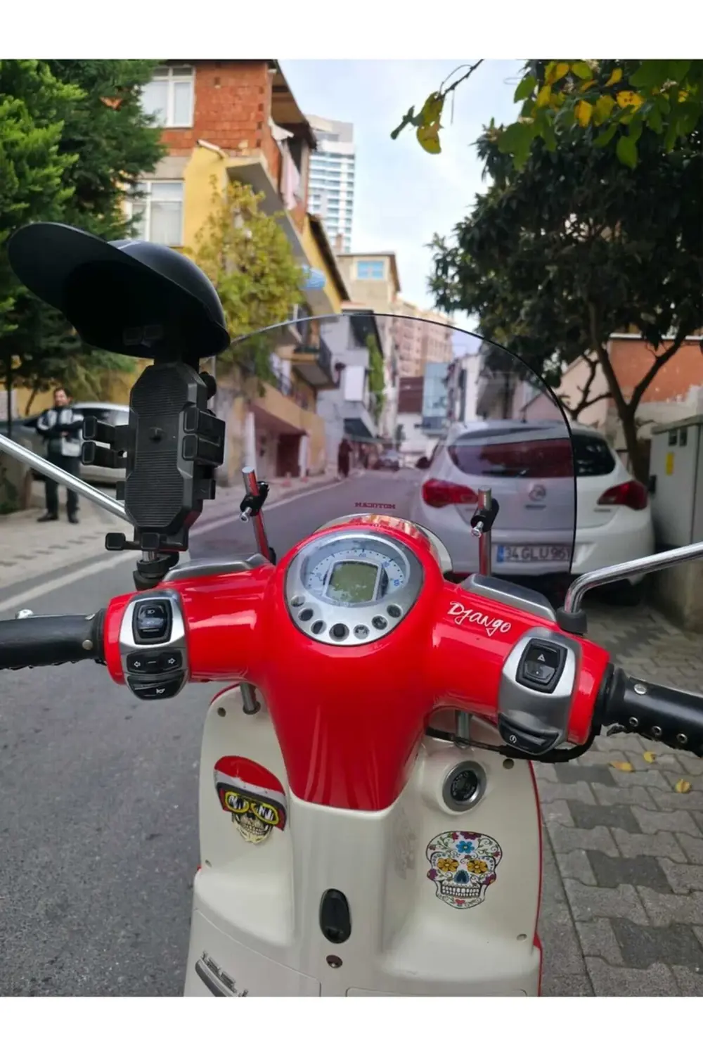 Peugeot Django Ön Cam 2017-2025 Model 37cm Siyah Renkli 4mm APARA