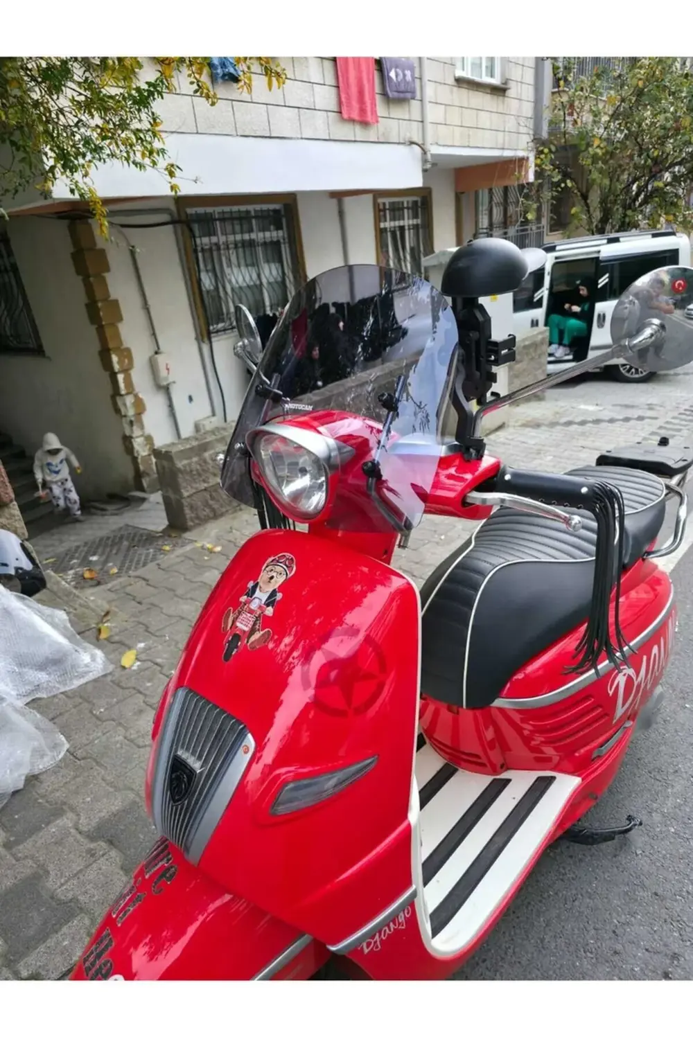 Peugeot Django Ön Cam 2017-2025 Model 37cm Siyah Renkli 4mm APARA