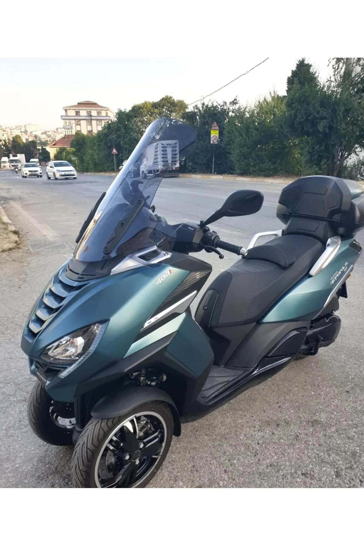 Peugeot Metropolis SW 400 Ön Cam 2021-2026 Model 68cm Füme Renkli