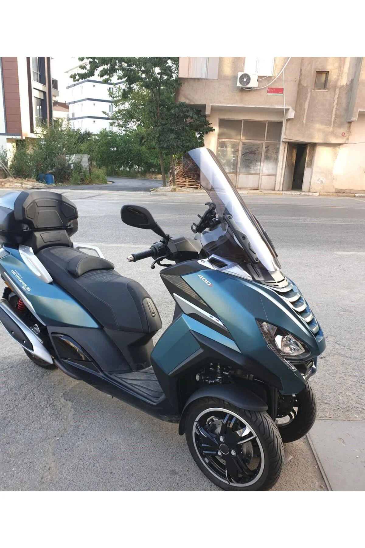 Peugeot Metropolis SW 400 Ön Cam 2021-2026 Model 68cm Füme Renkli