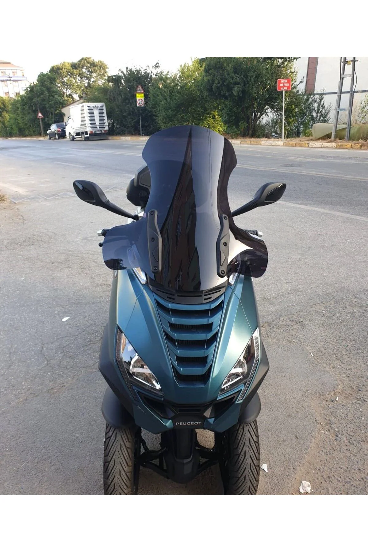 Peugeot Metropolis SW 400 Ön Cam 2021-2026 Model 68cm Siyah Renkl