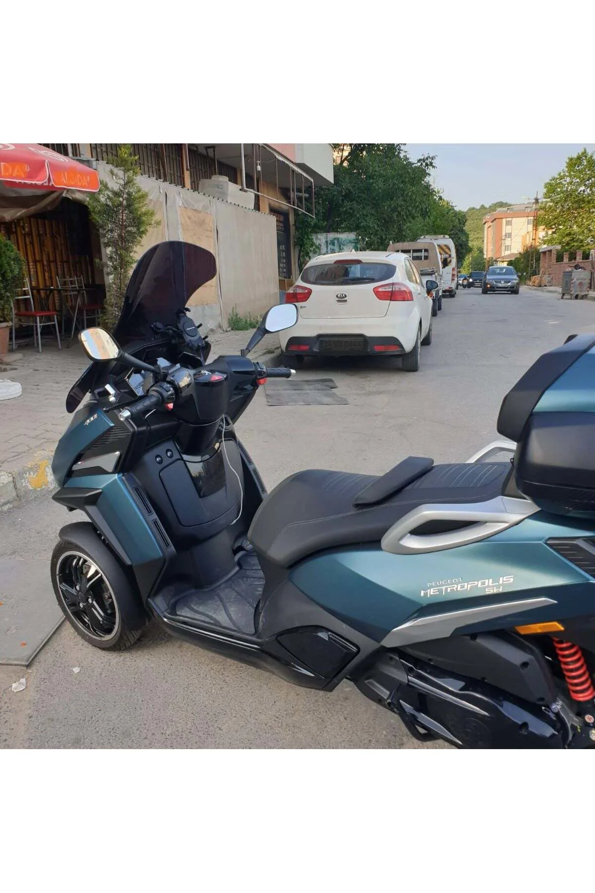 Peugeot Metropolis SW 400 Ön Cam 2021-2026 Model 68cm Siyah Renkl