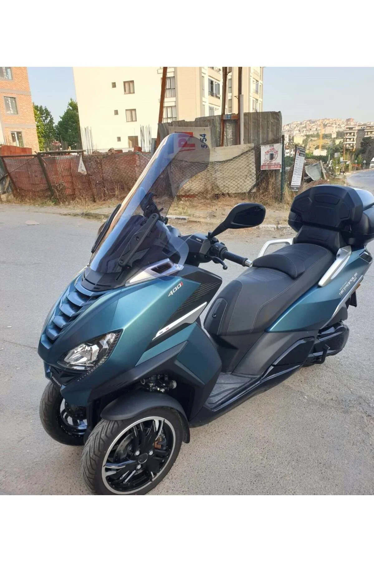 Peugeot Metropolis SW 400 Ön Cam 2021-2026 Model 68cm Füme Renkli