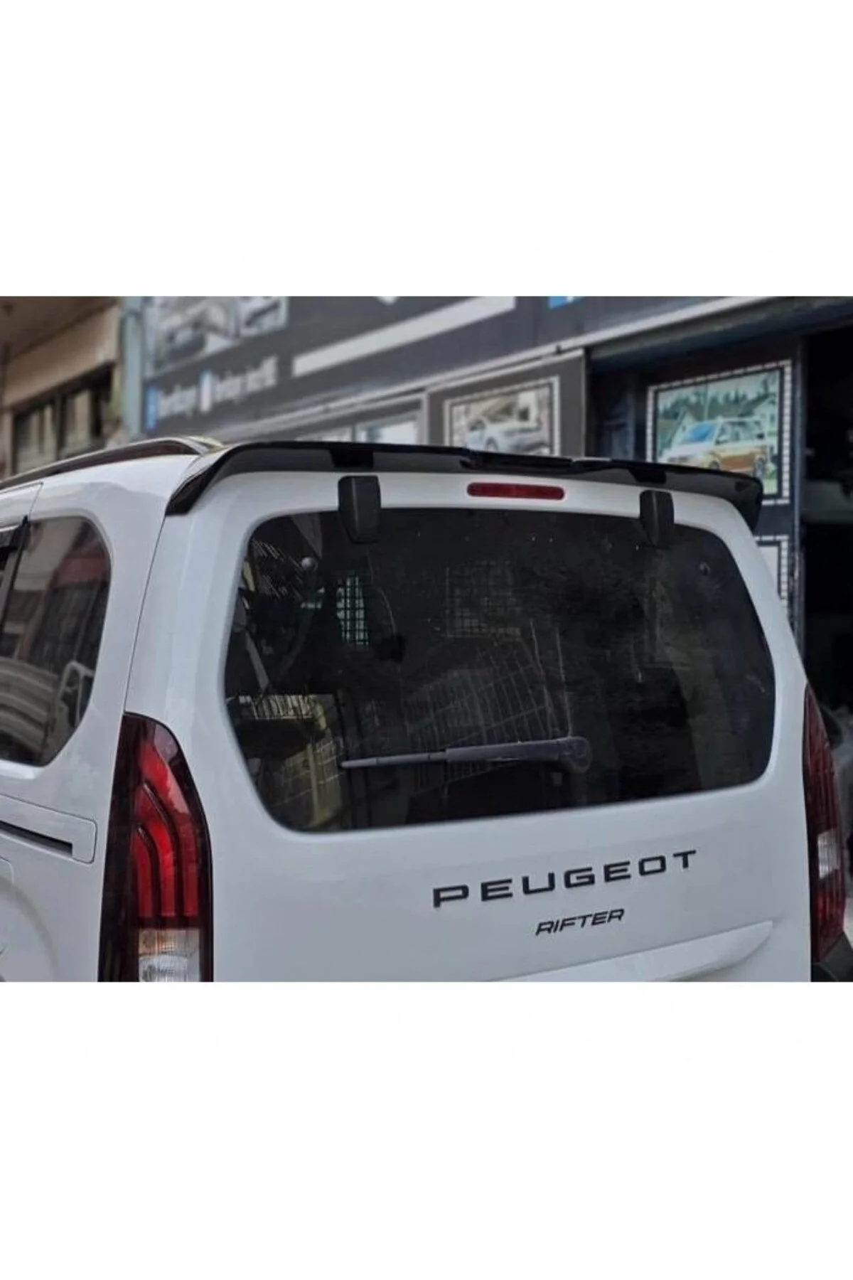 PEUGEOT PARTNER İLE UYUMLU 2009- ABS YARASA PİANO BLAK SPOİLER (SİYAH)