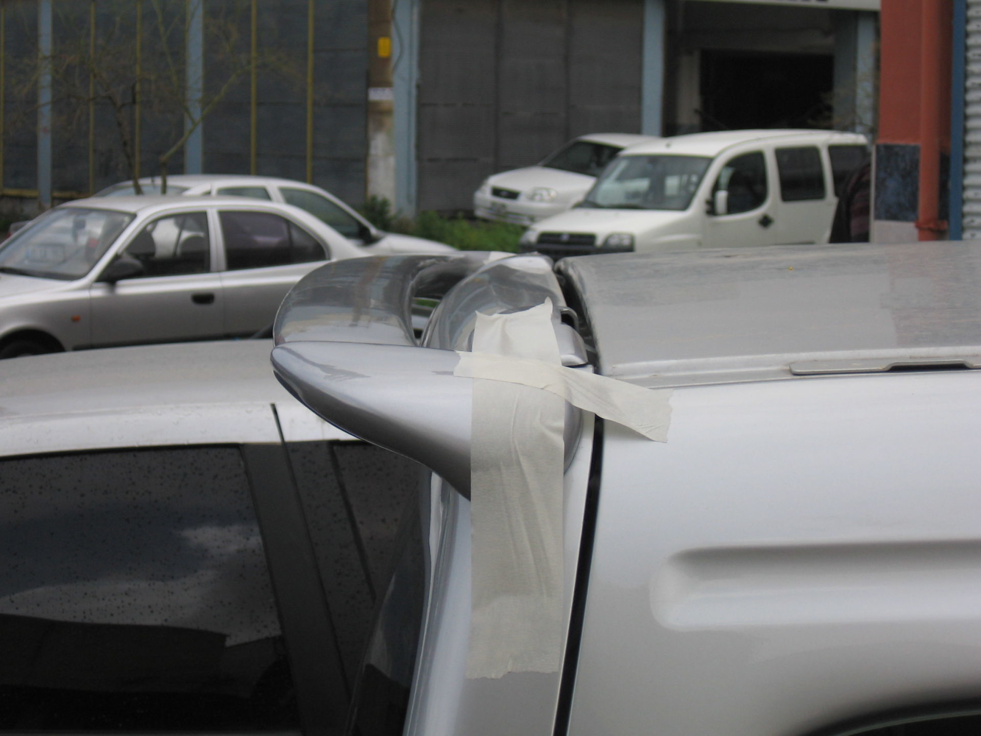 Peugeot Partner Uyumlu 1 Spoiler Tavan (Işıklı) Fiber 1996-2008