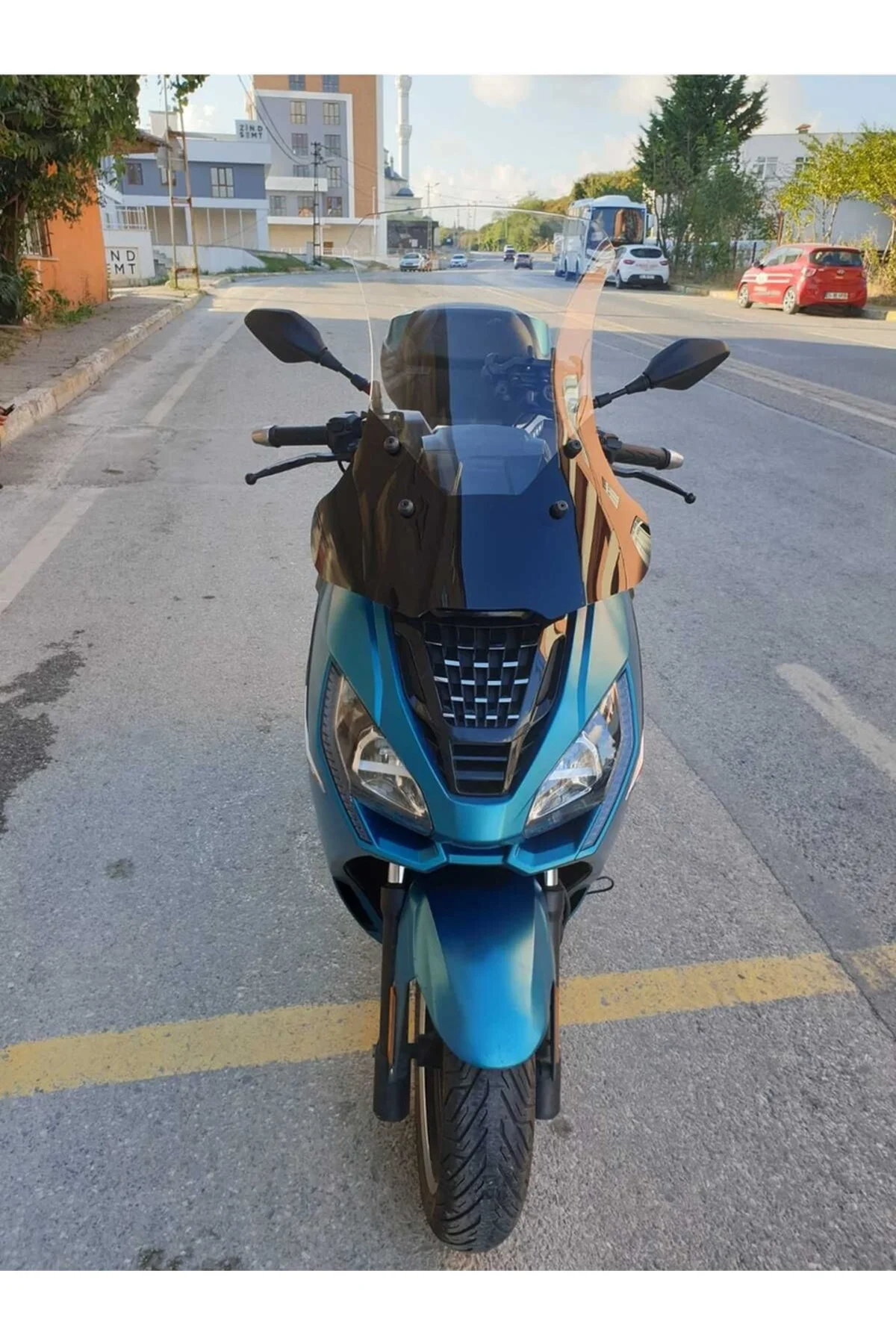 Peugeot Pulsion 125 Ön Cam 2022-2025 Model 68cm Şeffaf Renkli 4mm UZUN Peugeot Pulsion 125 Ön Cam 2022-2025 Model 68cm Şeffaf Renkli 4mm UZUN