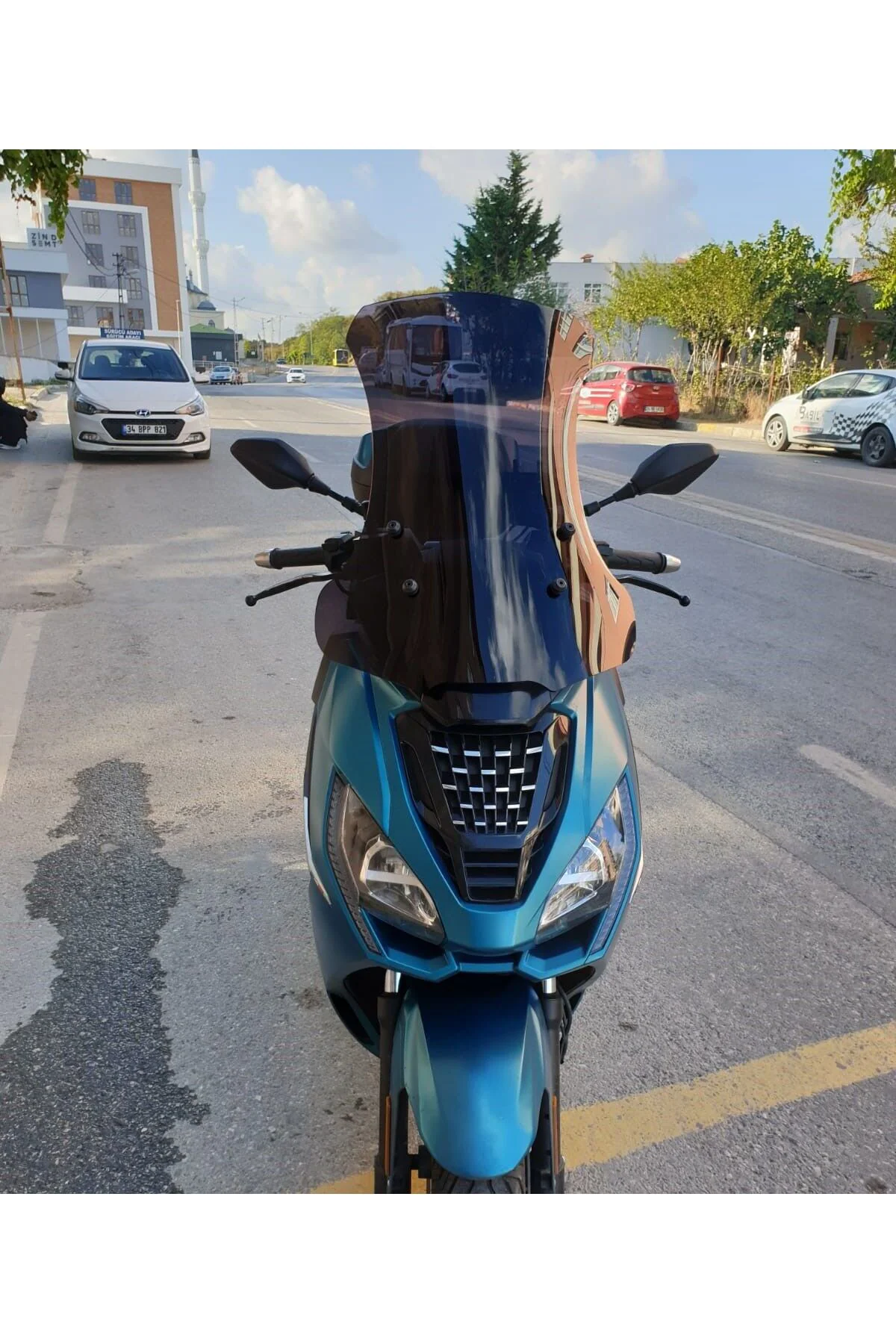 Peugeot Pulsion 125 Ön Cam 2022-2026 Model 68cm Siyah Renkli 4mm UZUN