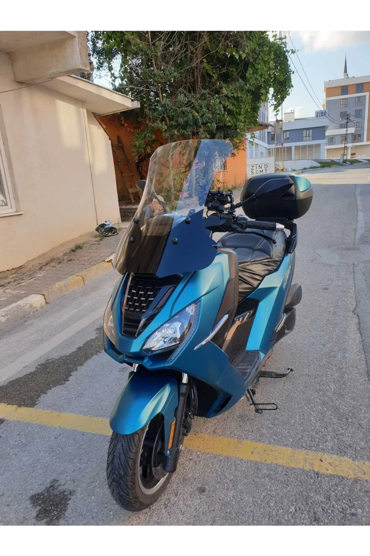 Peugeot Pulsion 125 Ön Cam 2022-2025 Model 68cm Şeffaf Renkli 4mm UZUN Peugeot Pulsion 125 Ön Cam 2022-2025 Model 68cm Şeffaf Renkli 4mm UZUN