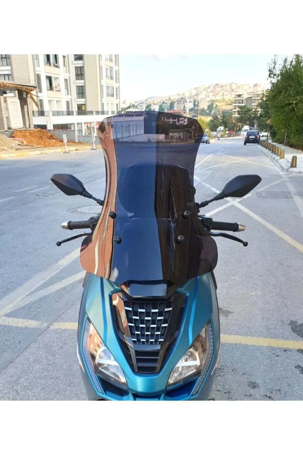 Peugeot Pulsion 125 Ön Cam 2022-2026 Model 68cm Siyah Renkli 4mm UZUN