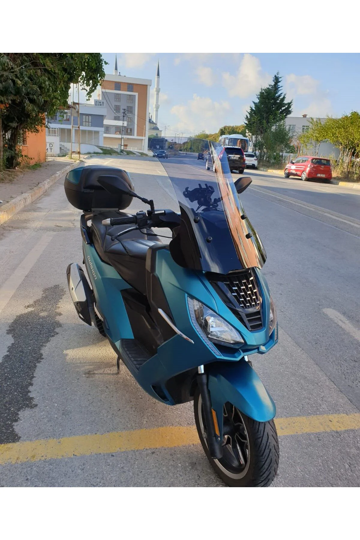 Peugeot Pulsion 125 Ön Cam 2022-2026 Model 68cm Füme Renkli 4mm U