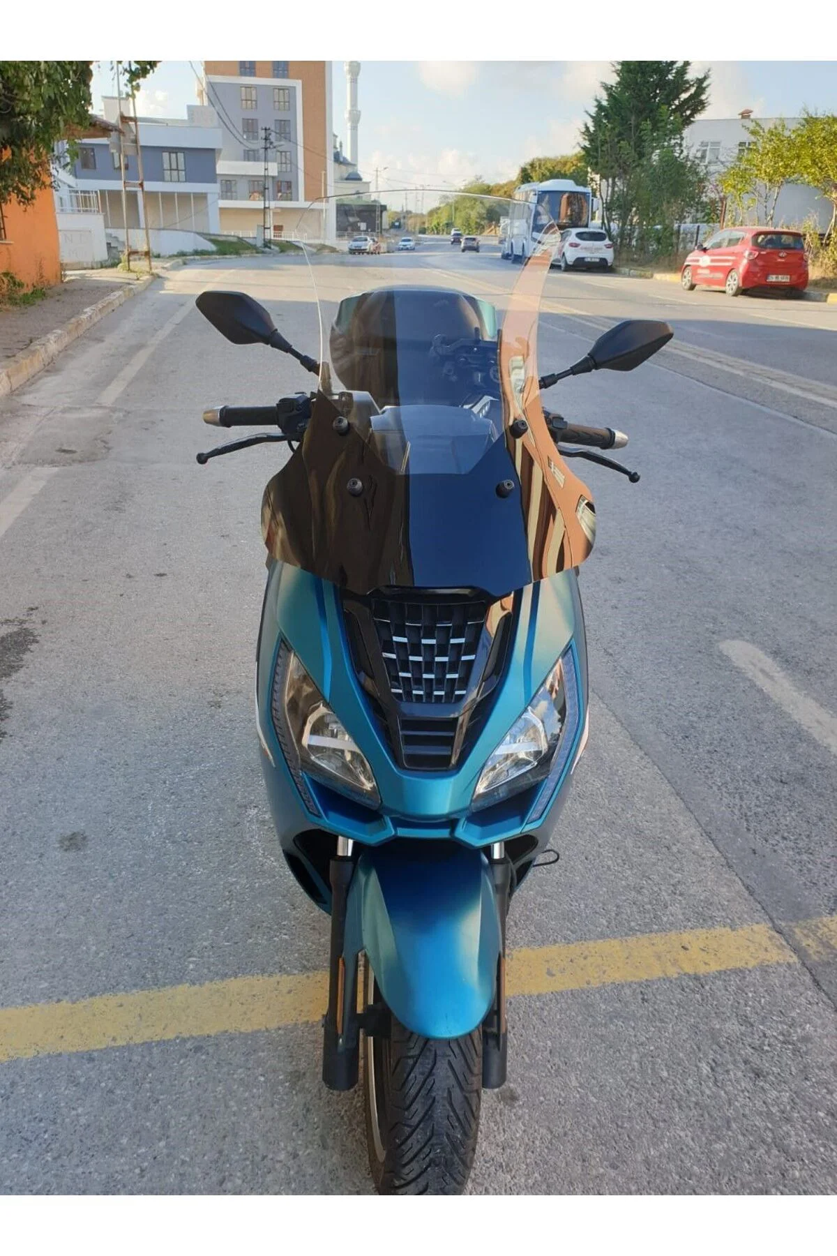 Peugeot Pulsion 125 Ön Cam 2022-2026 Model 68cm Şeffaf Renkli 4mm UZUN