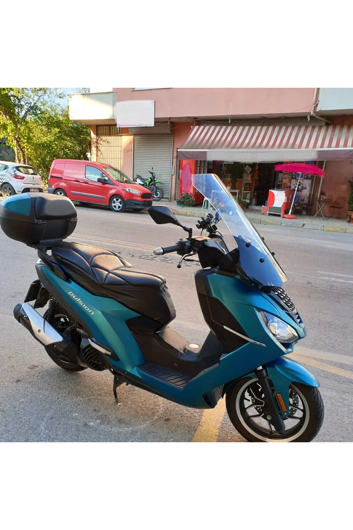 Peugeot Pulsion 125 Ön Cam 2022-2026 Model 68cm Şeffaf Renkli 4mm UZUN