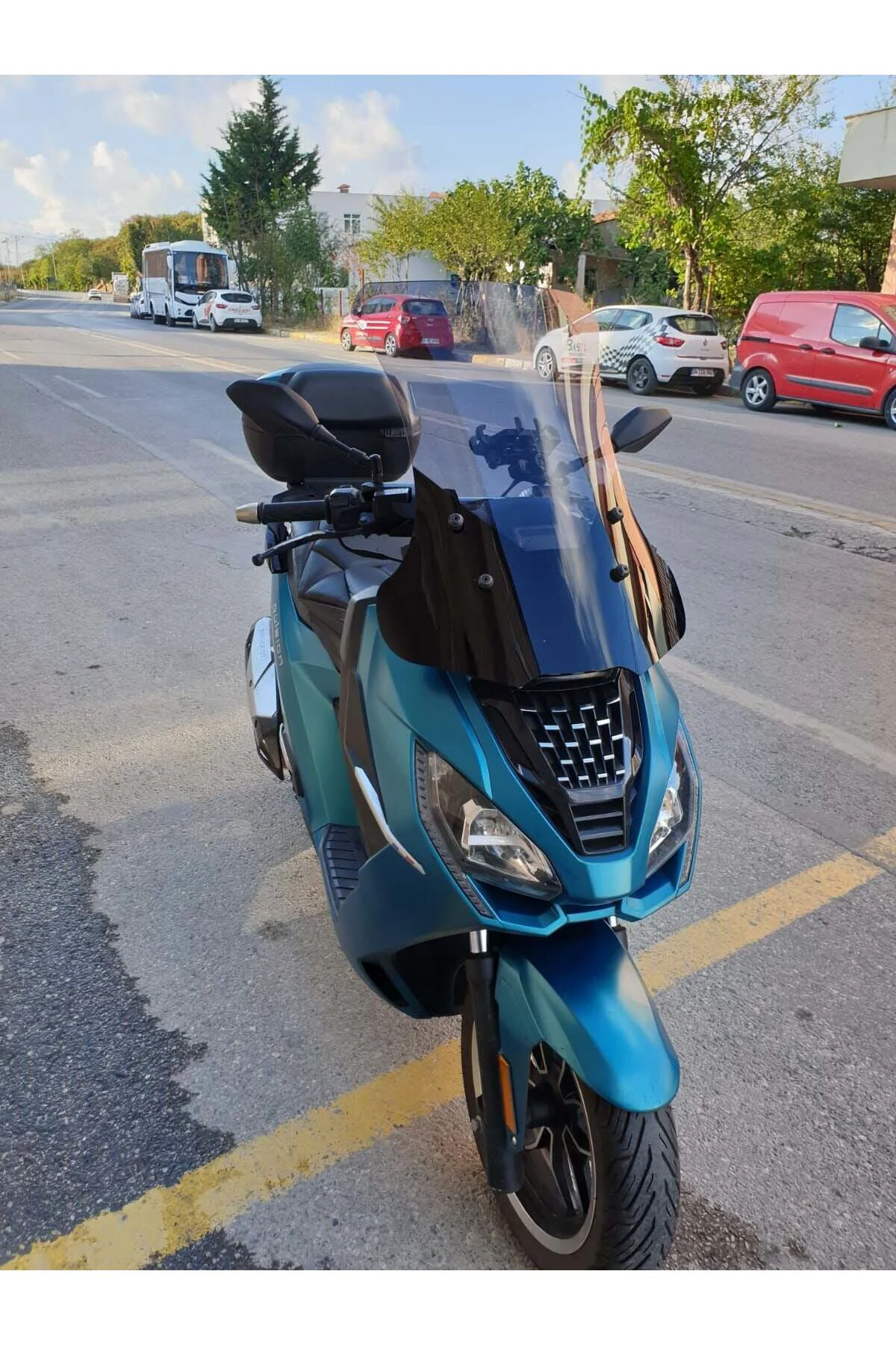 Peugeot Pulsion 125 Ön Cam 2022-2026 Model 68cm Füme Renkli 4mm U