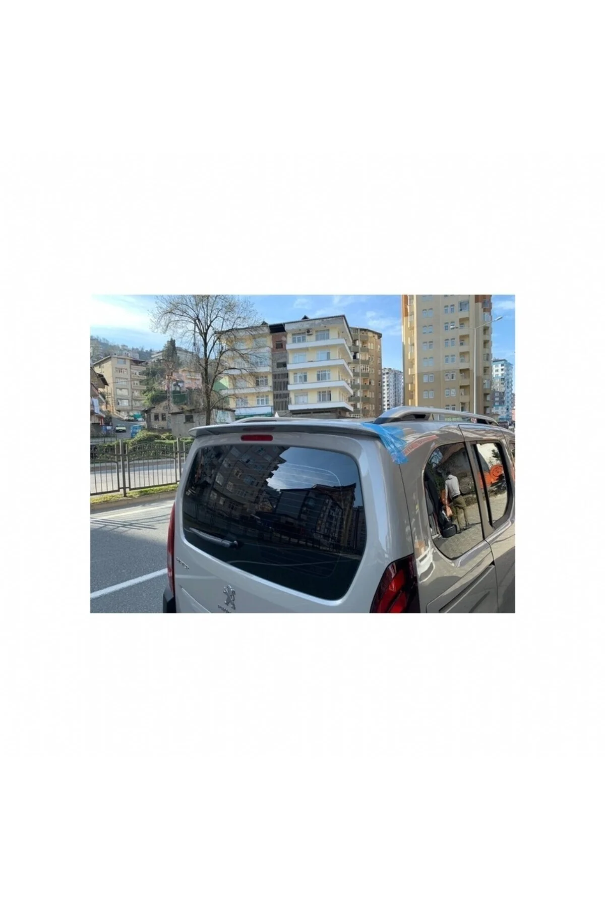 PEUGEOT RİFTER 2019- PİANO BLACK BOYALI SPOİLER