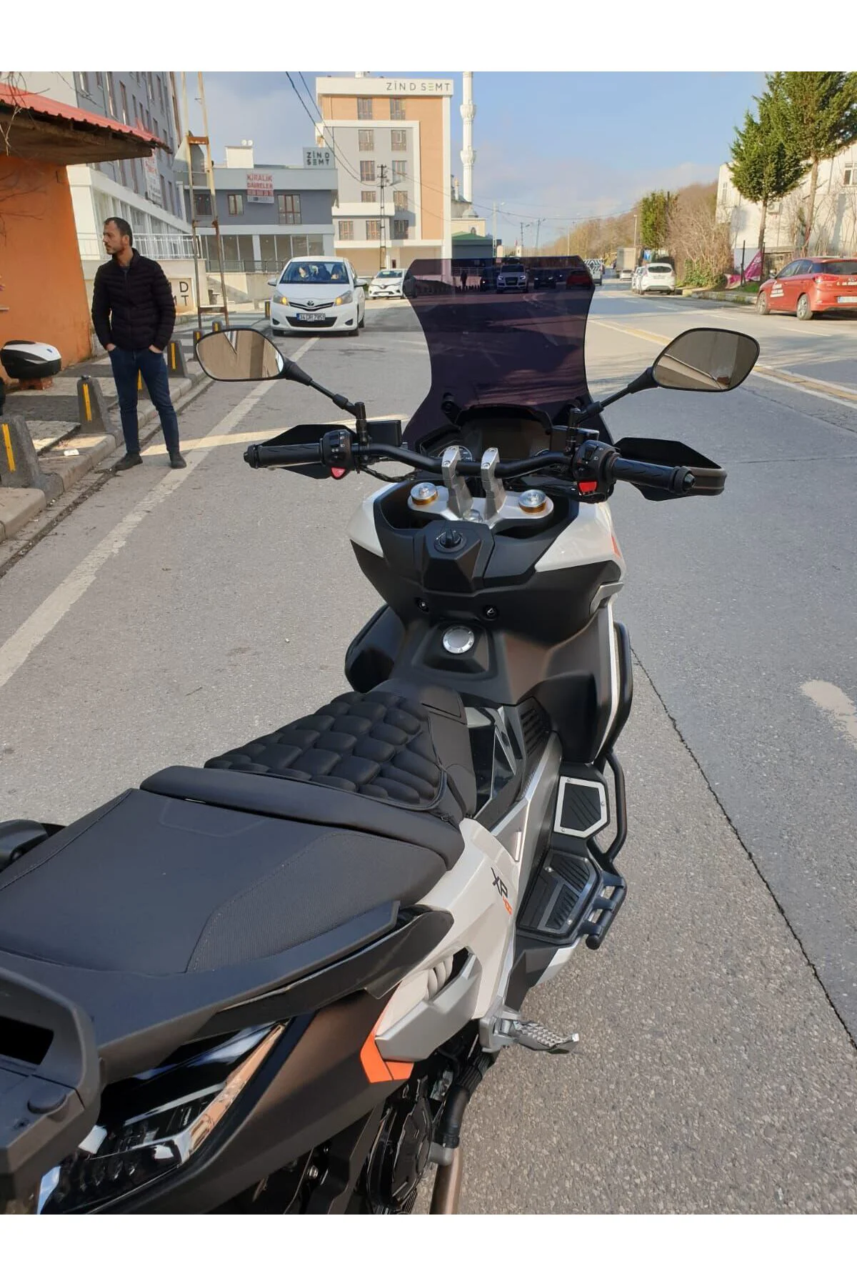 Peugeot XP 400 Ön Cam 2023-2026 Model 65cm Siyah Renkli 4mm İADES