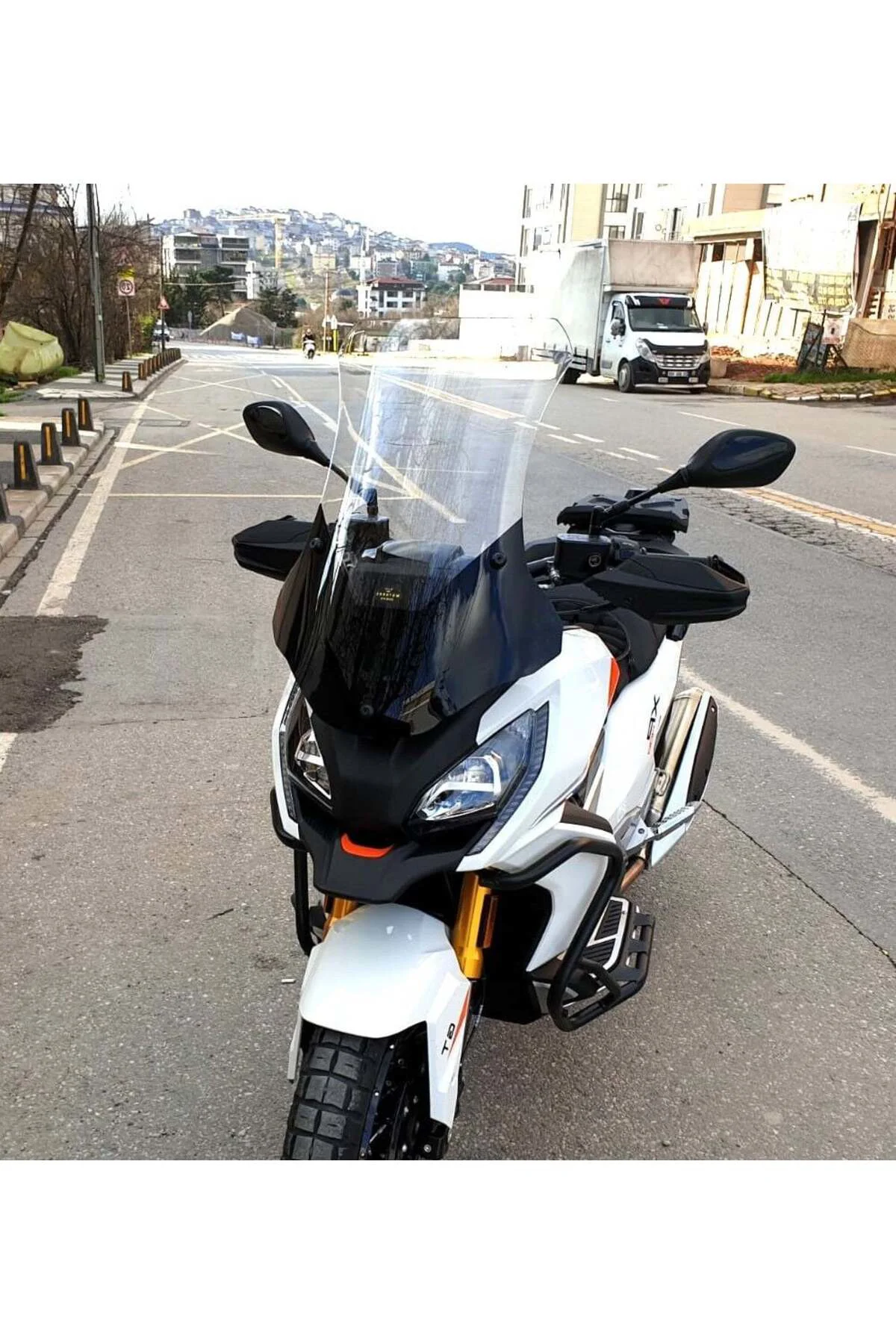 Peugeot XP 400 Ön Cam 2023-2026 Model 61cm Şeffaf Renkli 4mm ORTA