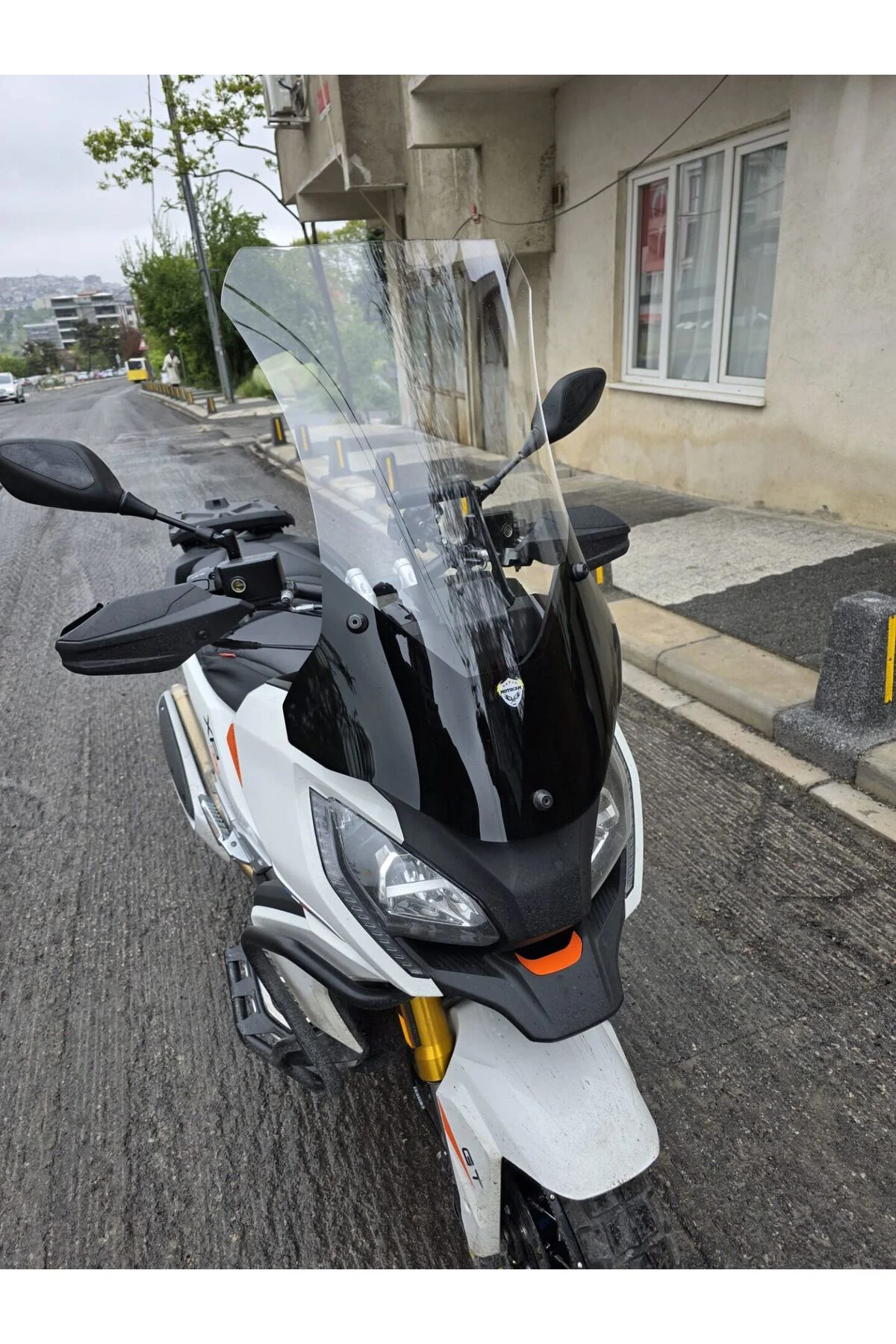 Peugeot XP 400 Ön Cam 2023-2026 Model 65cm Şeffaf Renkli 4mm UZUN